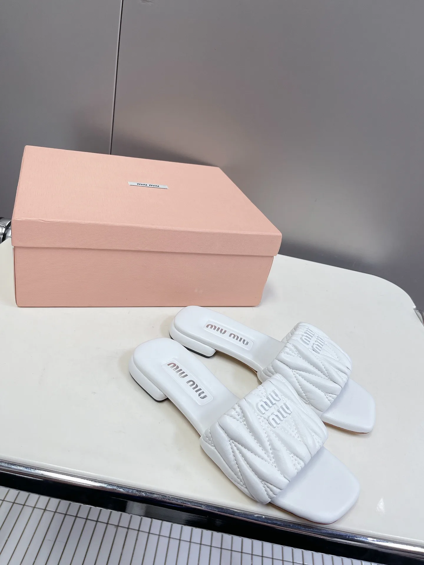 Сандалии Женские Miu Miu 13561766