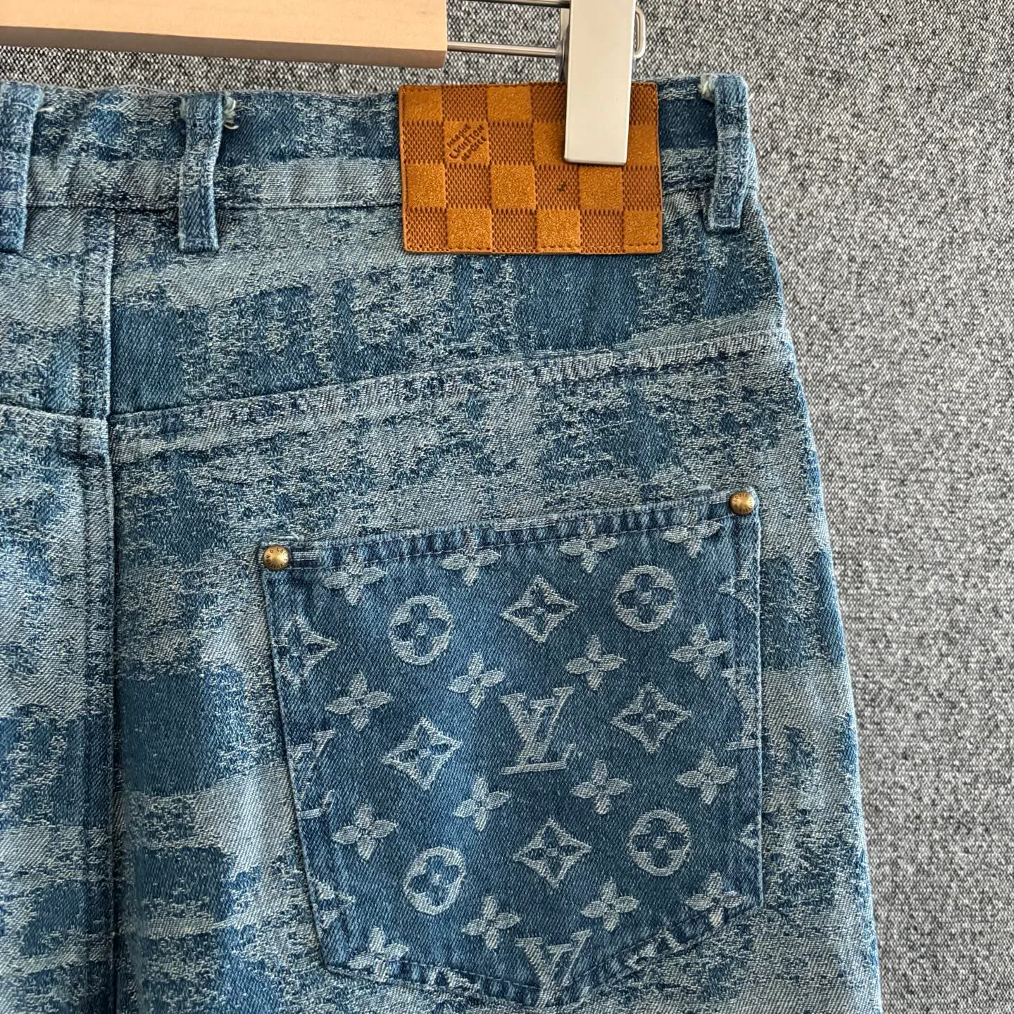 Джинсы Женские Louis Vuitton 13409554