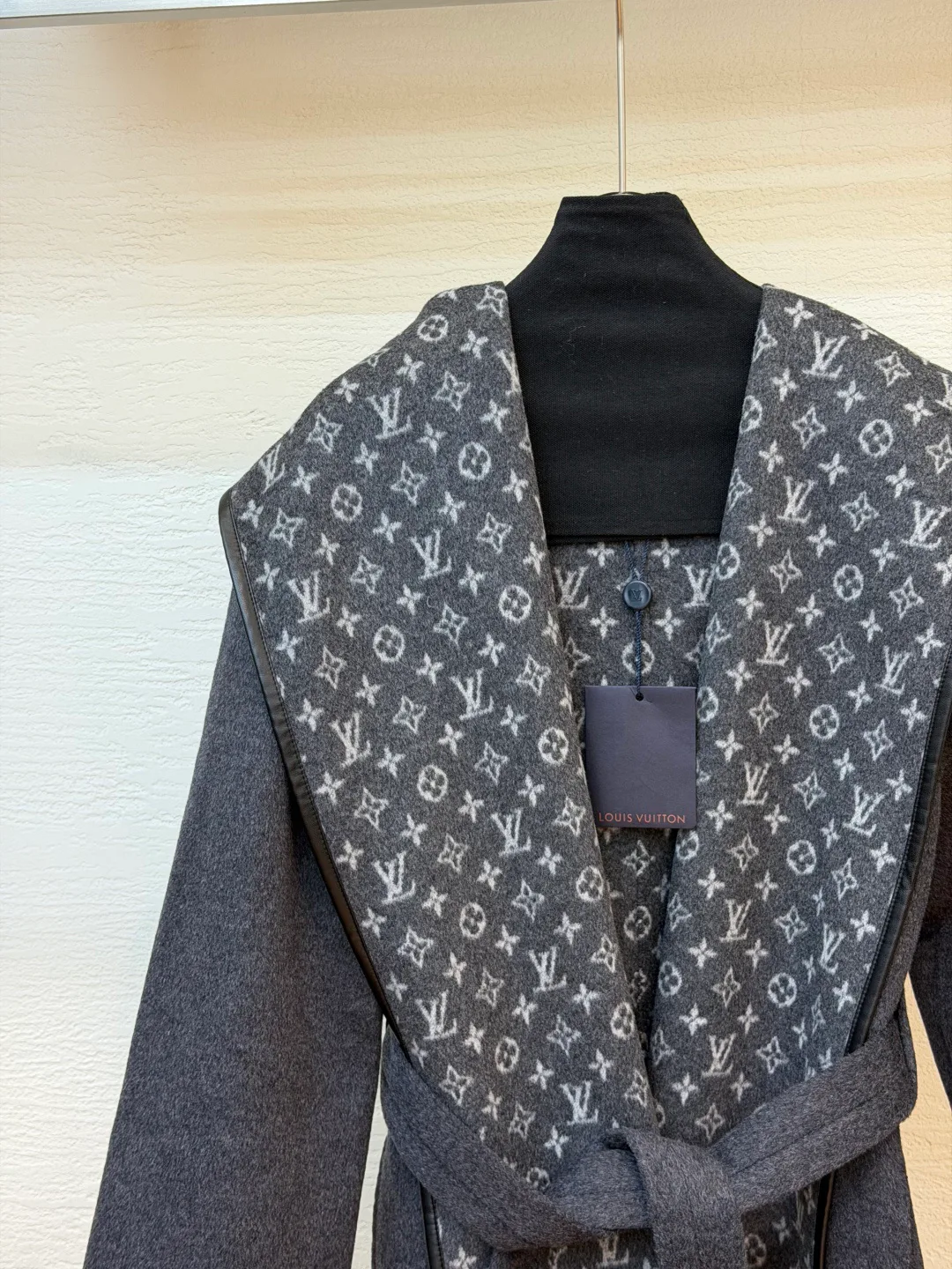 Пальто Женские Louis Vuitton 18721913