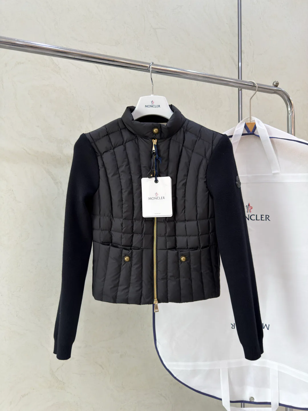 Куртки И Пуховики Женские Moncler 18690112
