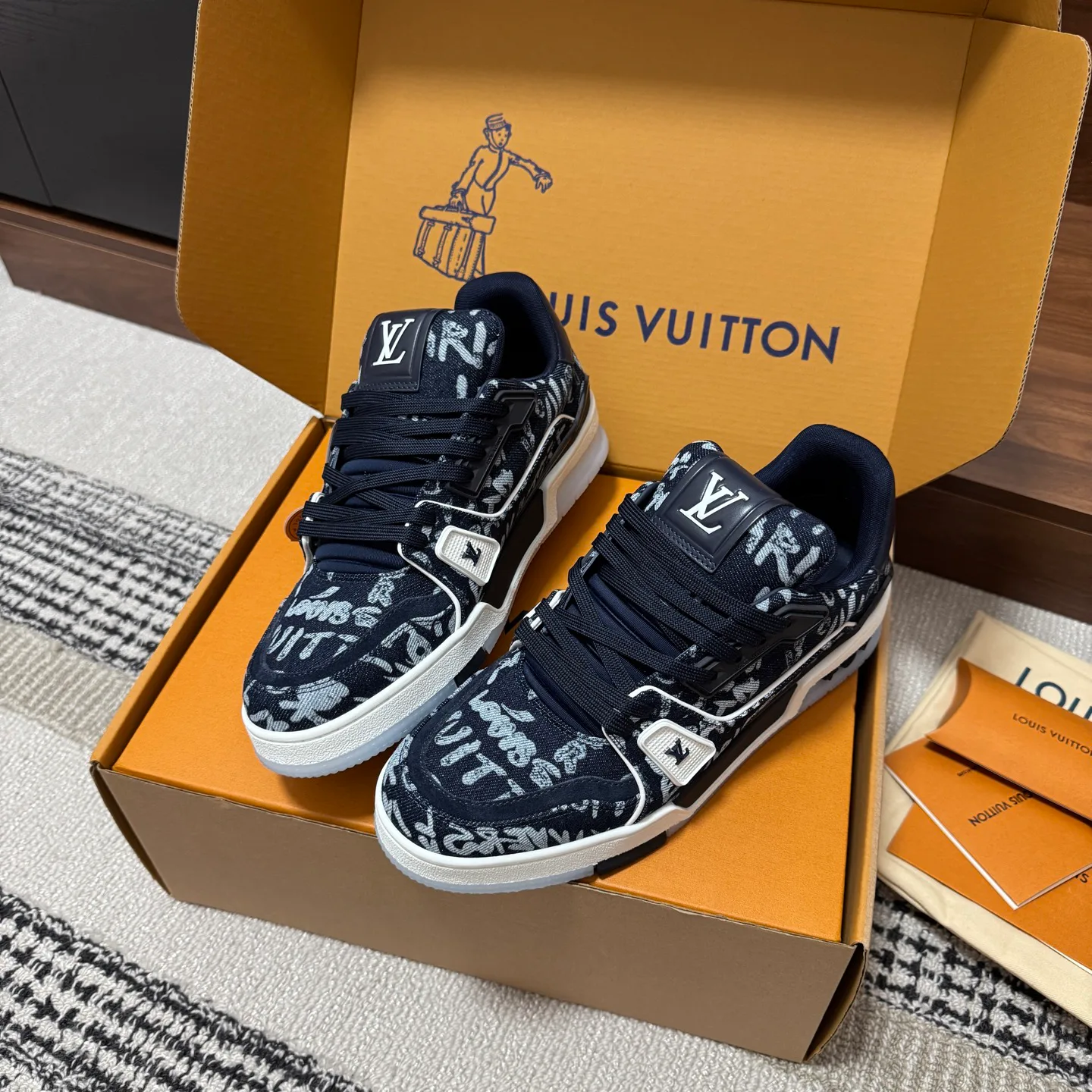 Кроссовки Женские Louis Vuitton 1546747