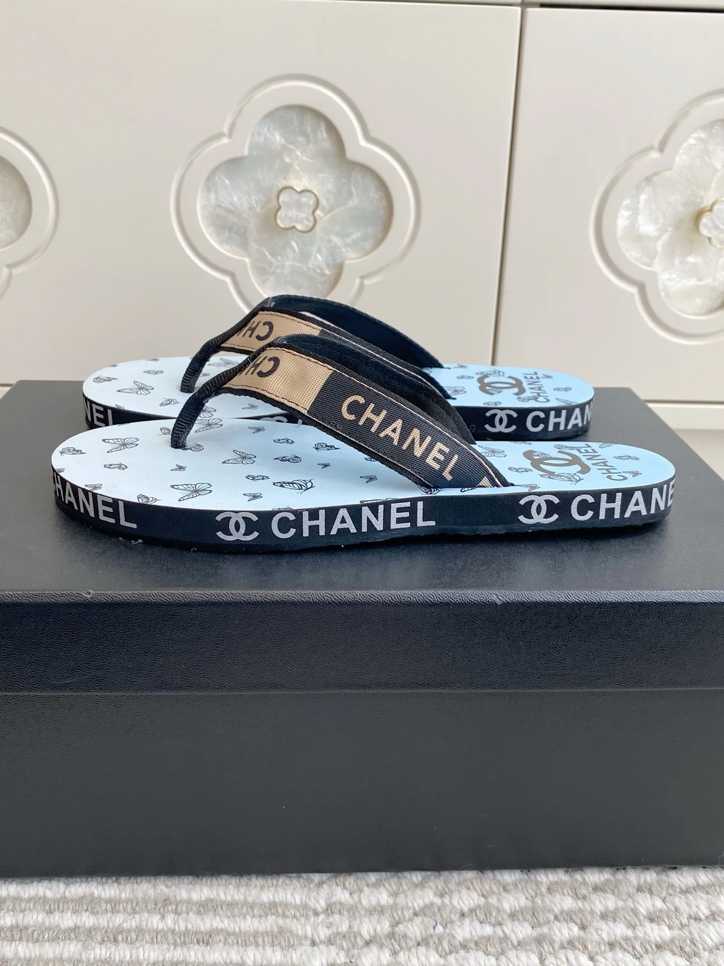 Шлепанцы Женские Chanel 11909732