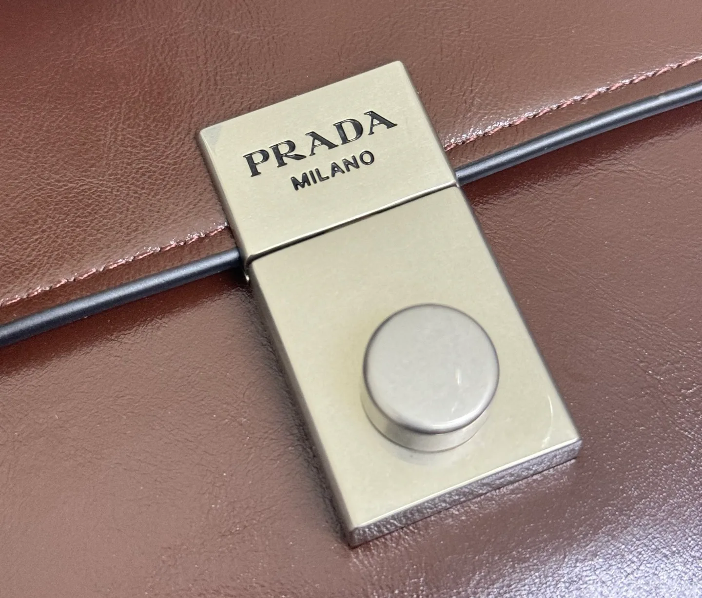 Классические Сумки Женские Prada 11462453