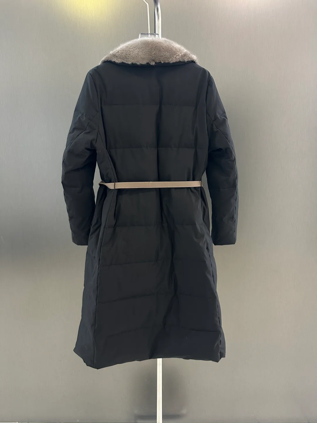 Пуховики Женские Loro Piana 556954