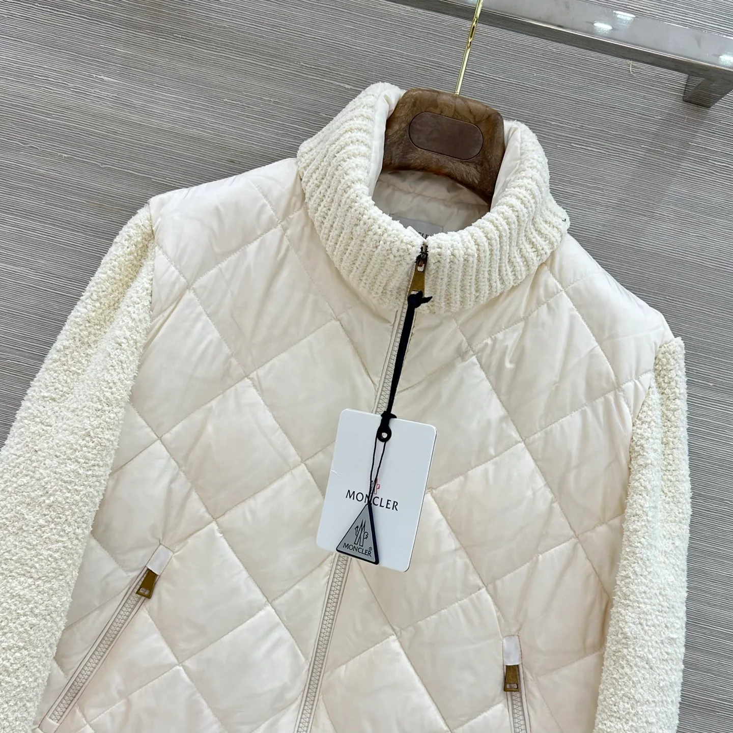 Куртки И Пуховики Женские Moncler 18175835