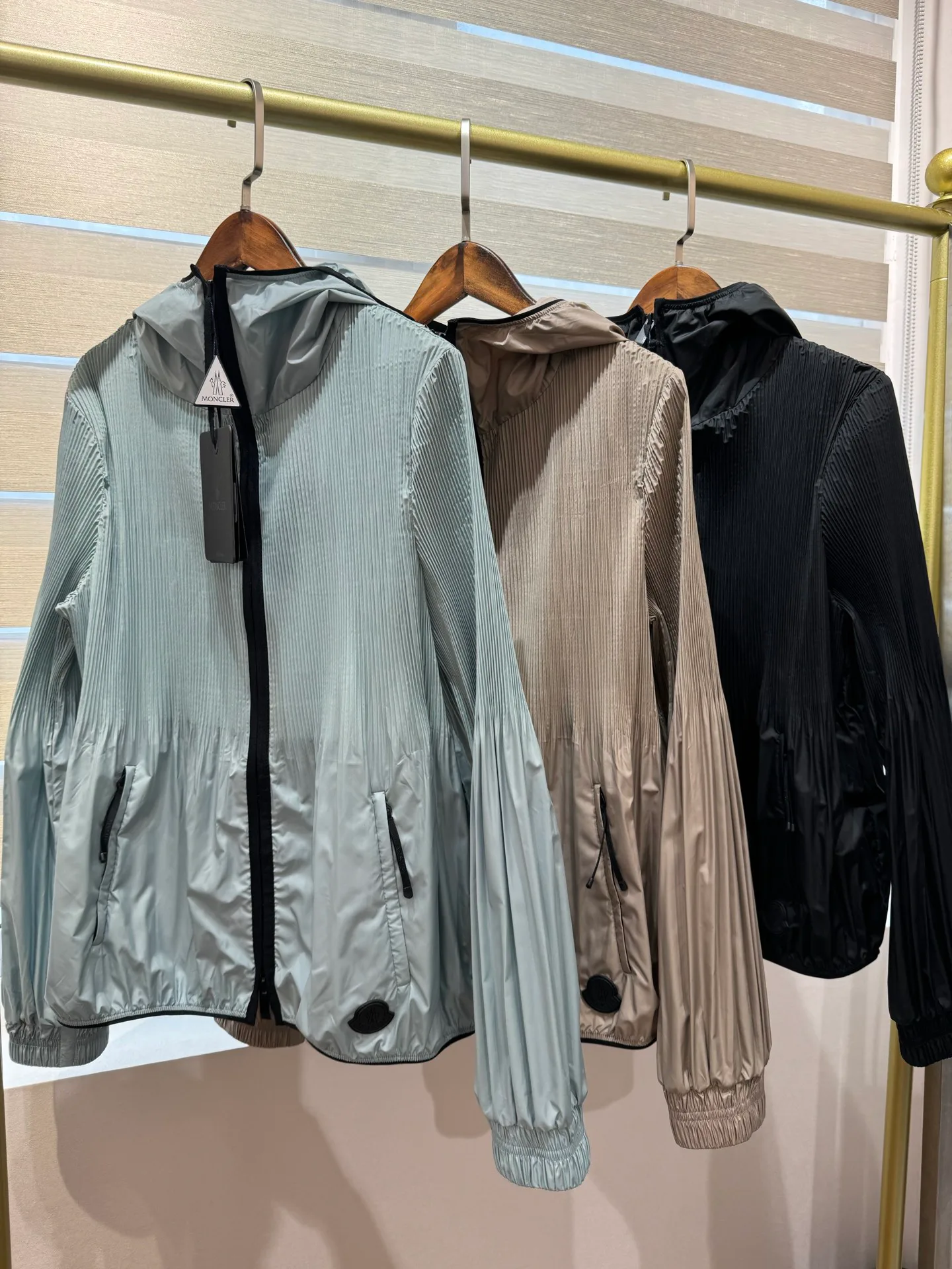 Куртки И Пуховики Женские Moncler 11882402