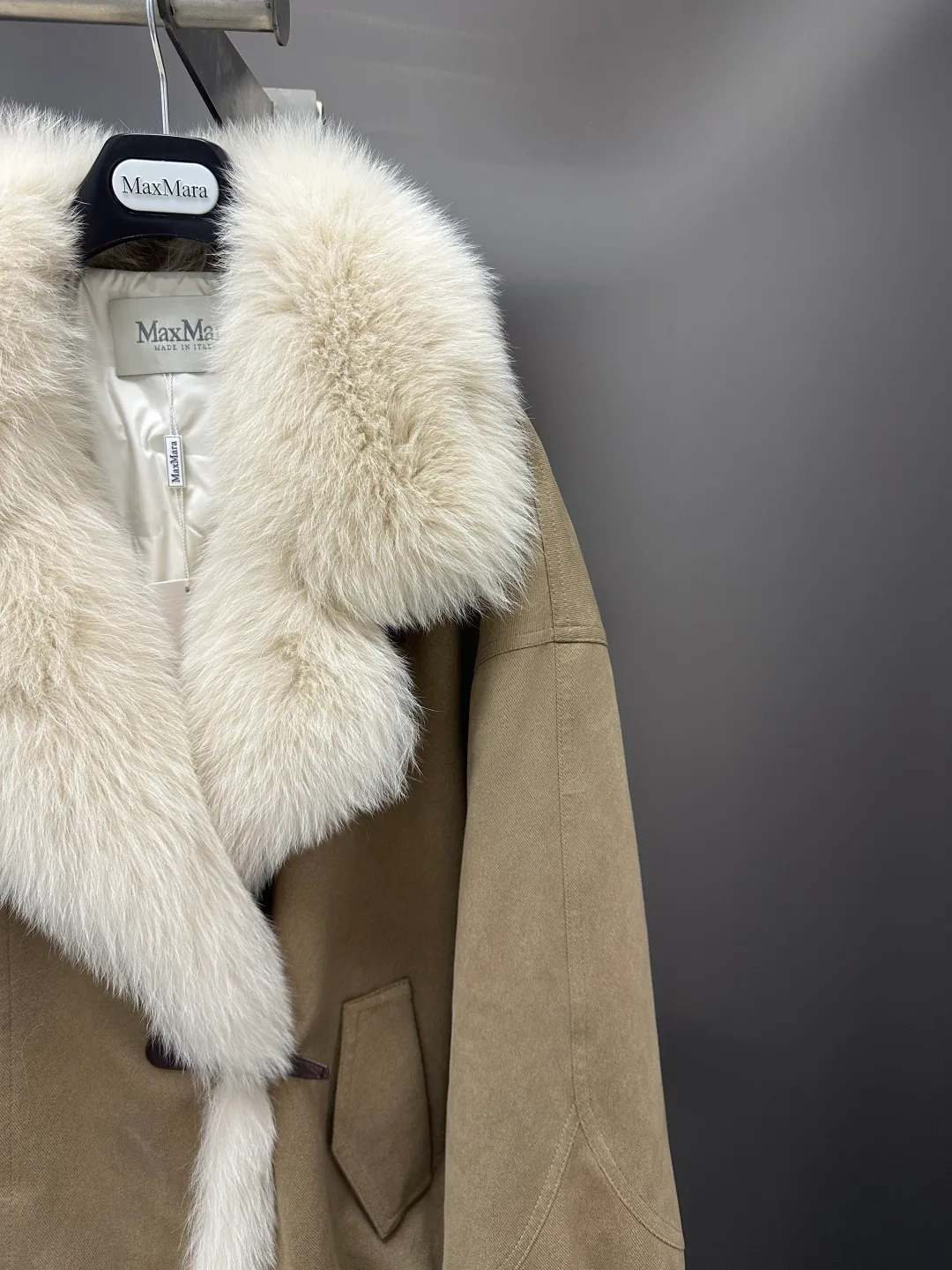 Куртки И Пуховики Женские Max Mara 18702443