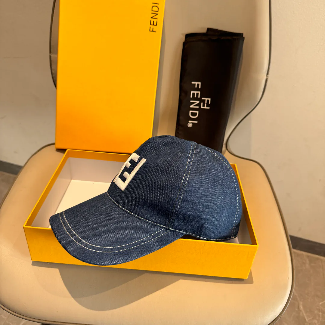 Головные Уборы Fendi 13606110
