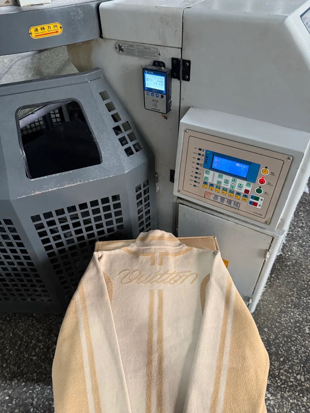 Куртки И Пуховики Женские Louis Vuitton 412771