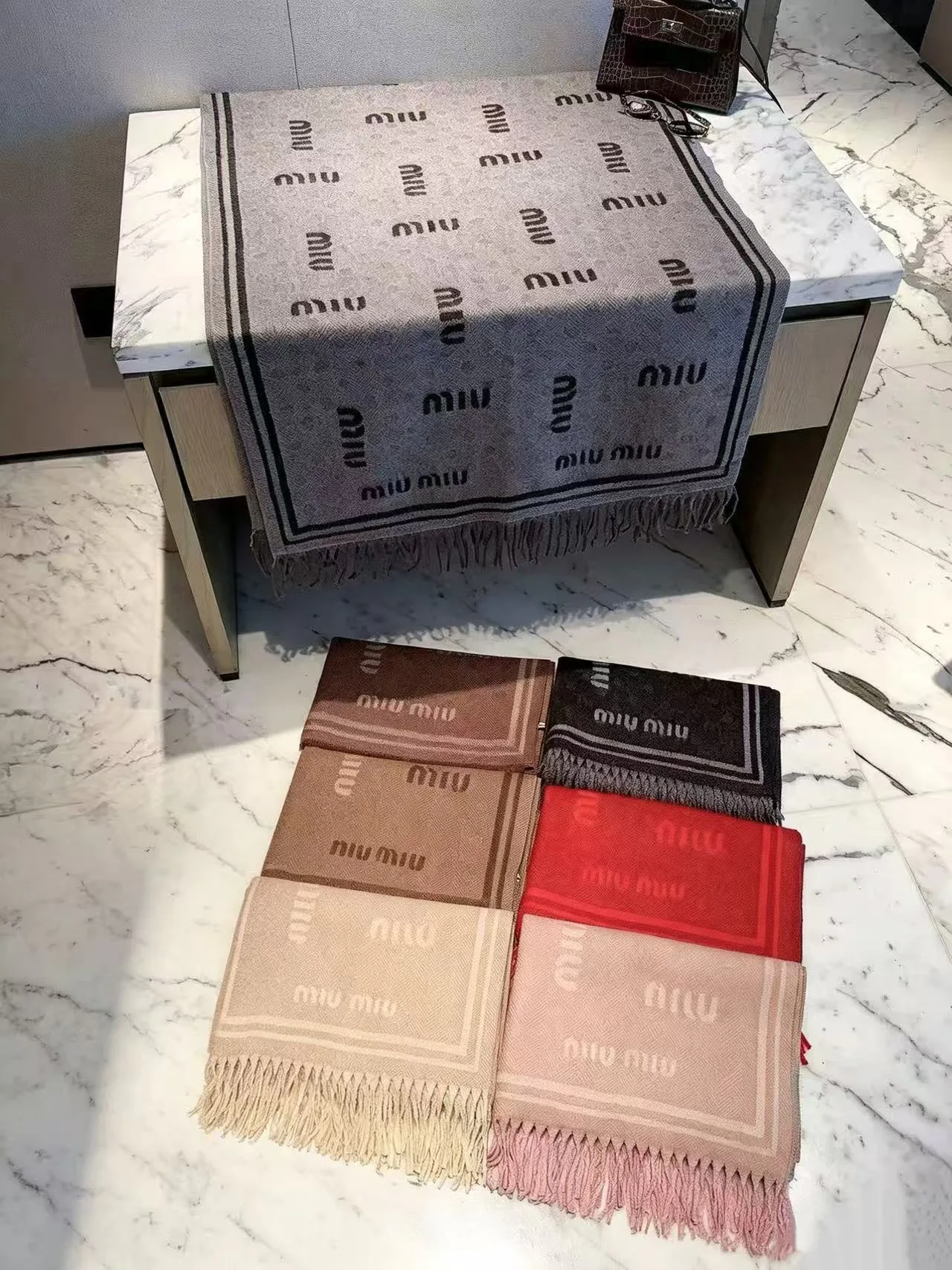 Шарфы Miu Miu 18450149