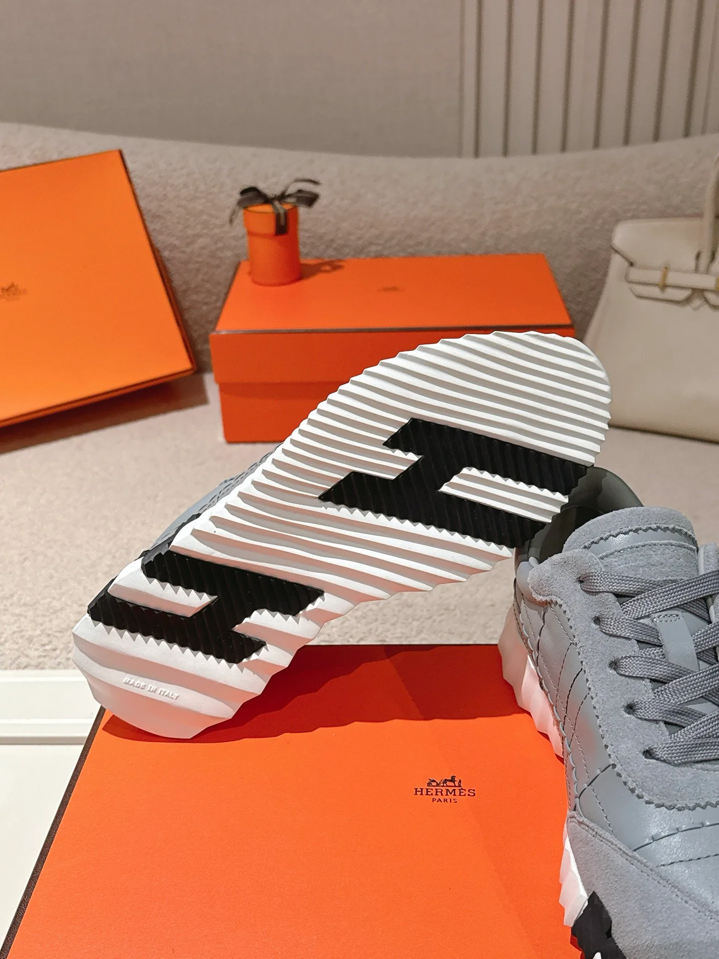 Кроссовки Женские Hermes 12783910