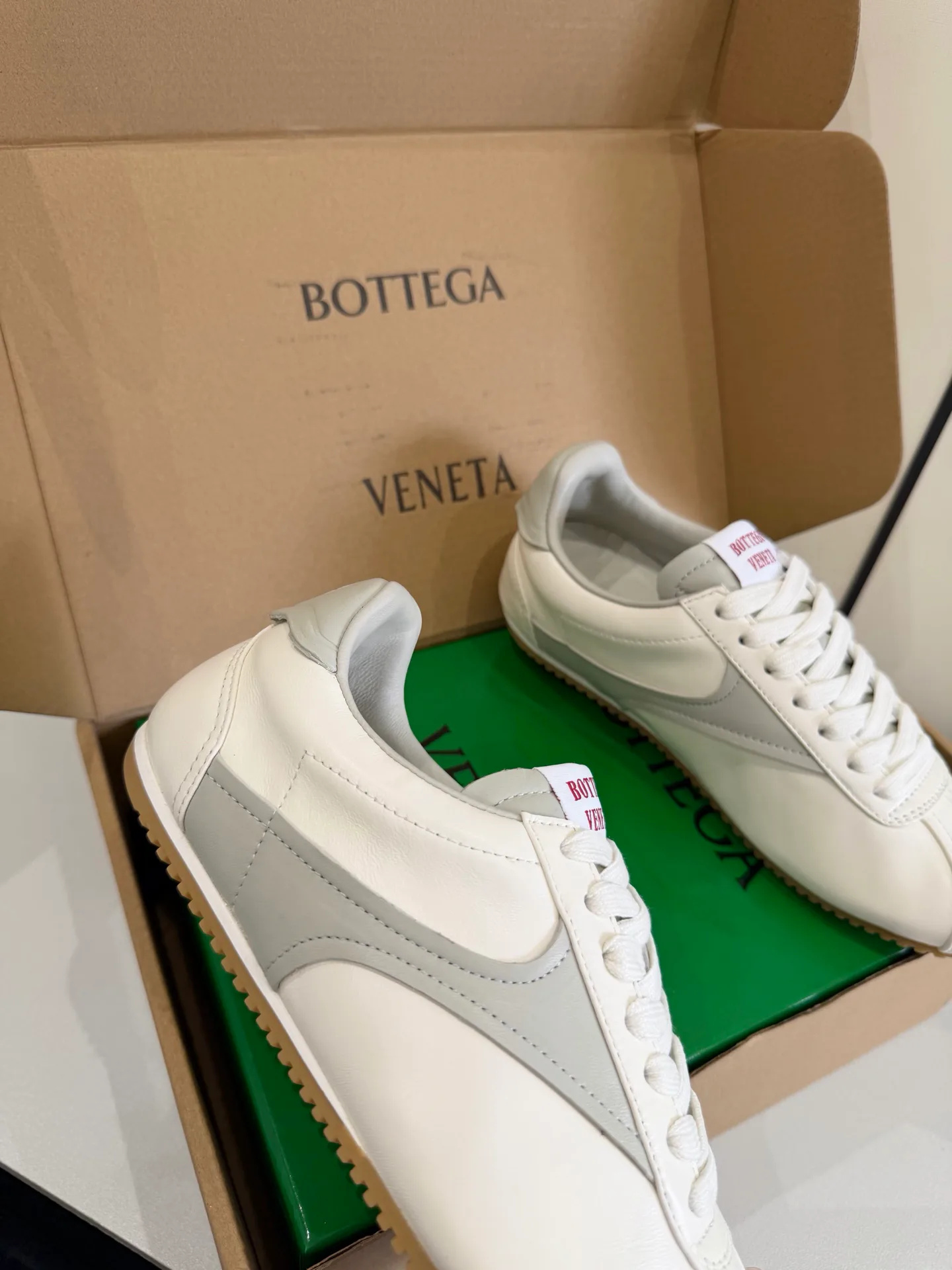 Кроссовки Женские Bottega Veneta 17894989