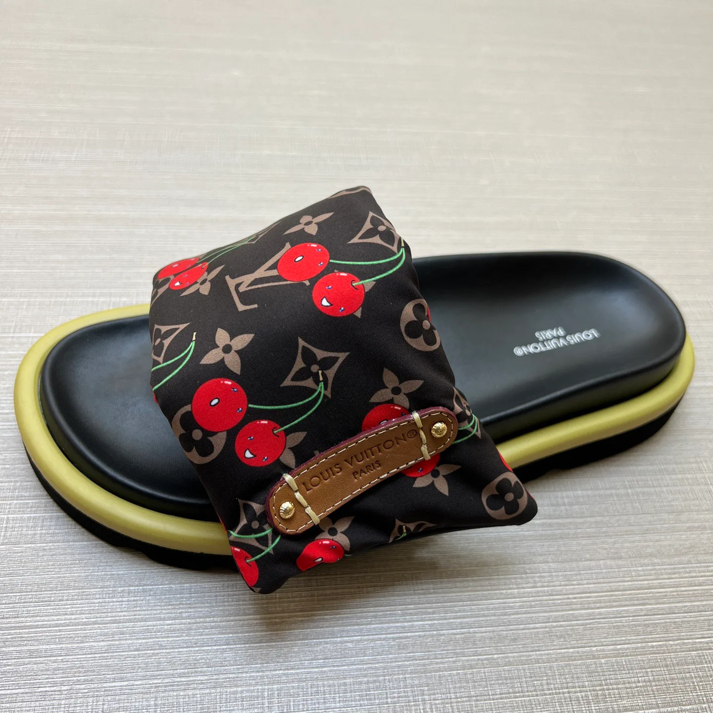 Шлепанцы Женские Louis Vuitton 9801563