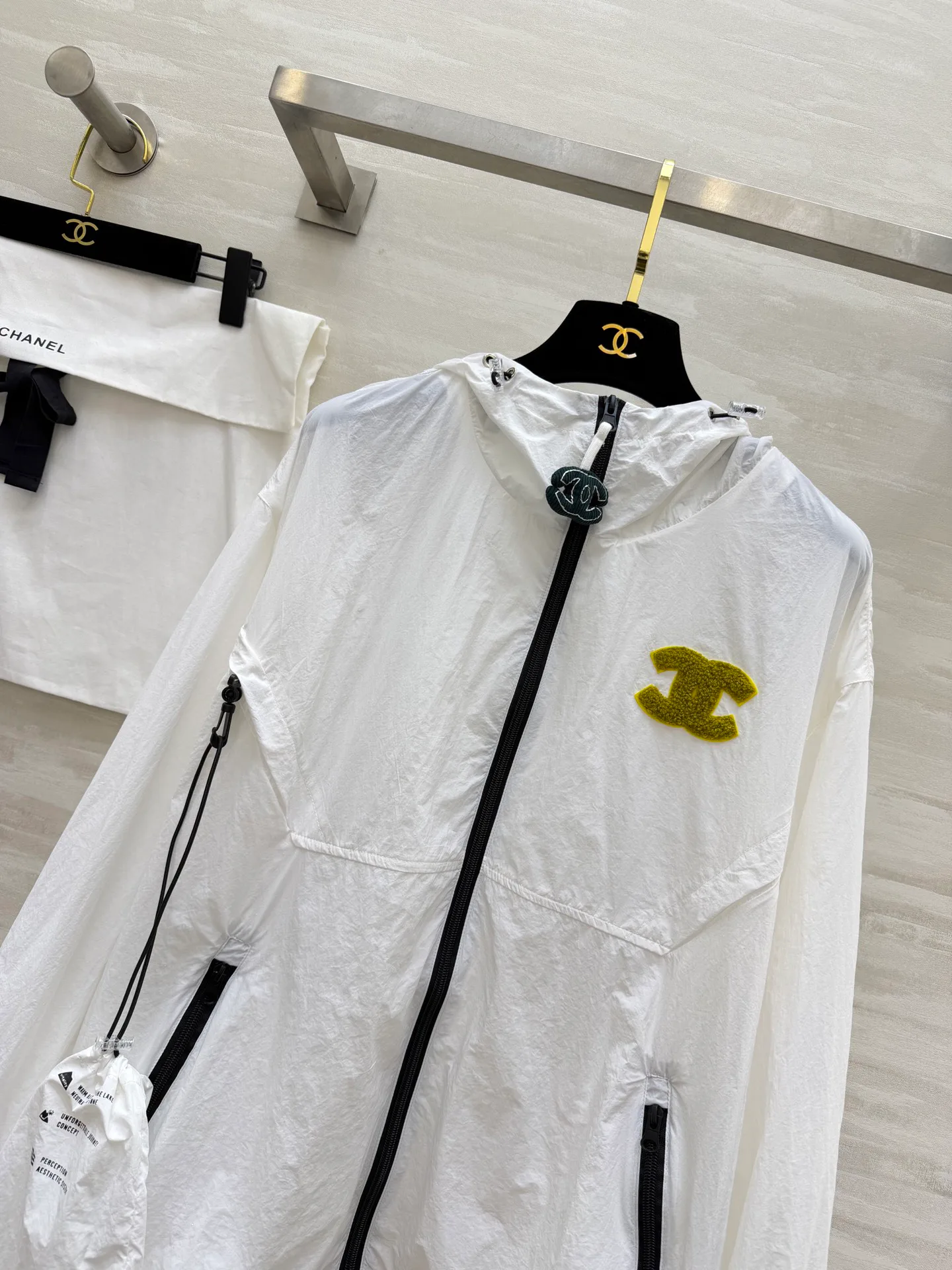 Куртки И Пуховики Женские Chanel 11568137