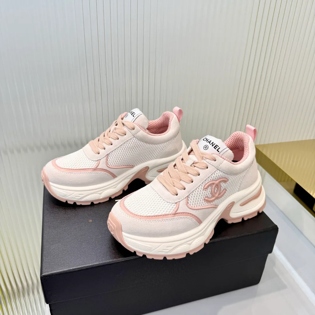 Кроссовки Женские Chanel 18367000