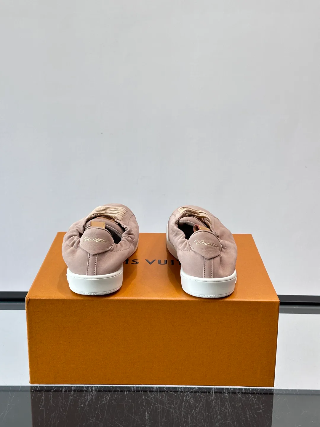 Кроссовки Мужские Louis Vuitton 18263704