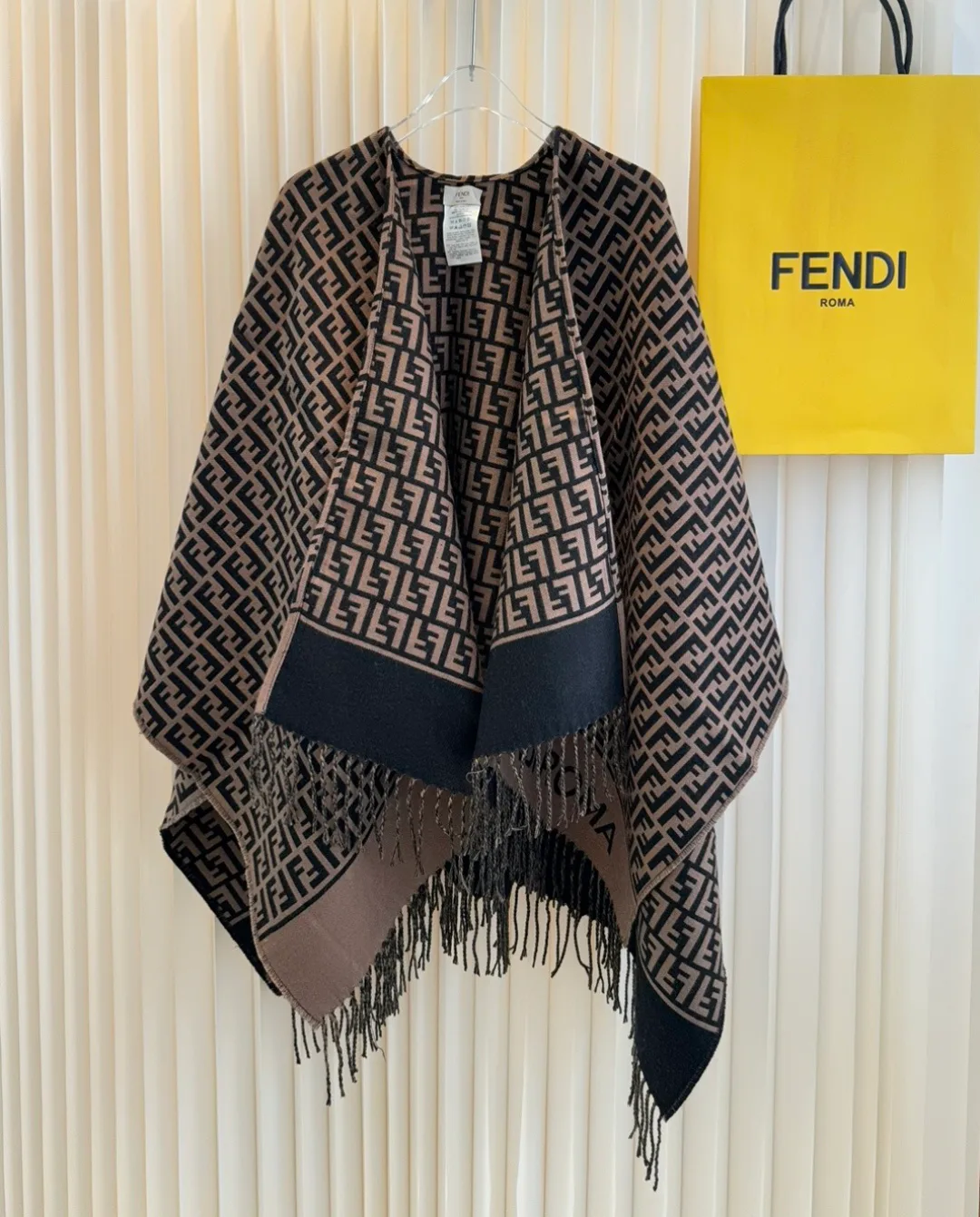 Шарфы Fendi 18627245