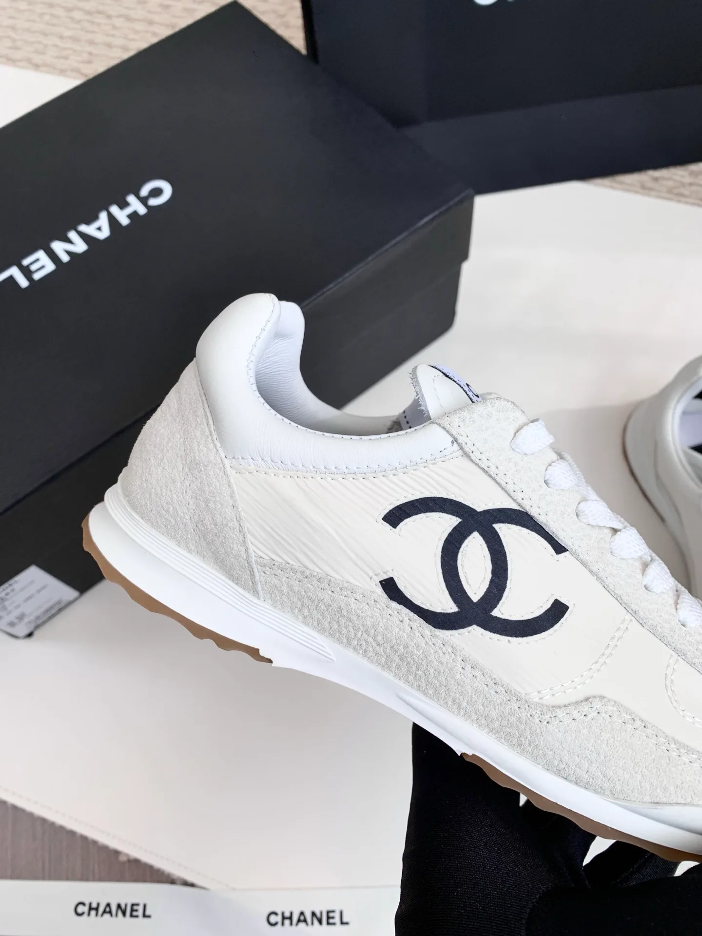 Кроссовки Женские Chanel 11561504