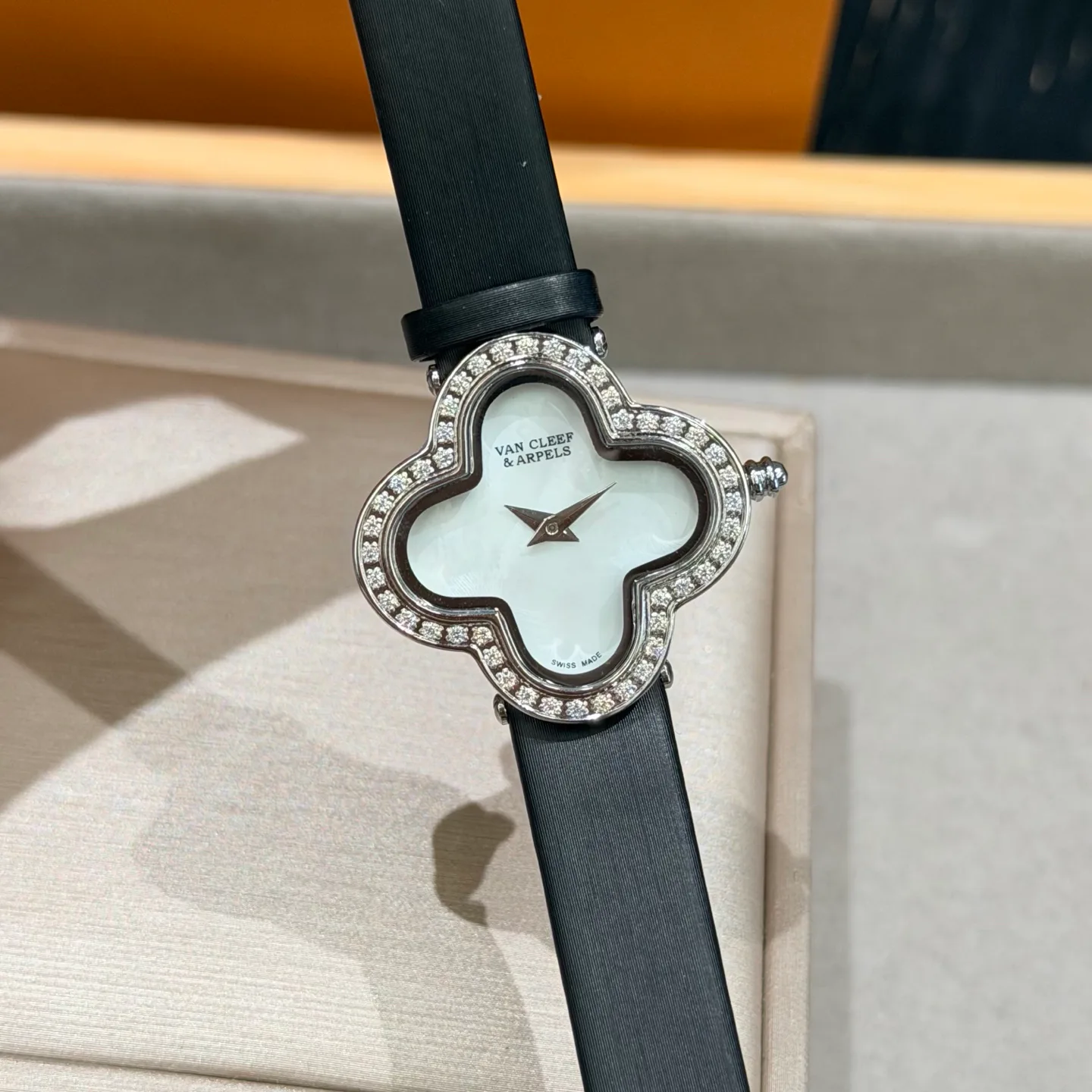 Часы Женские Van Cleef & Arpels 17415092