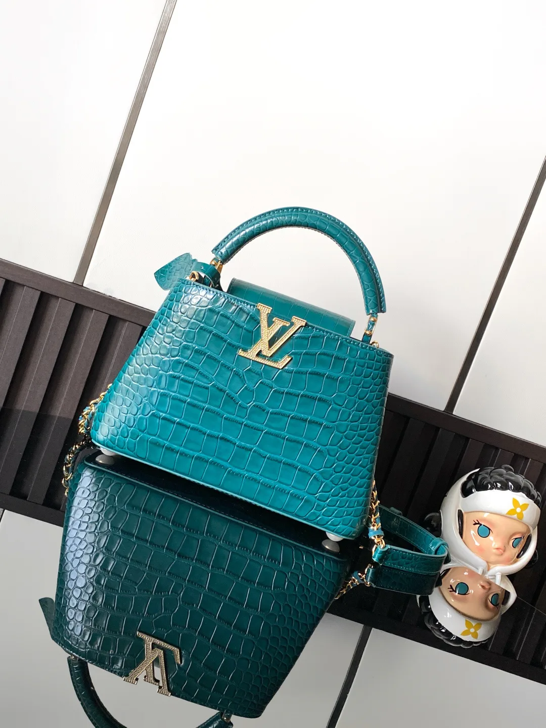 Классические Сумки Женские Louis Vuitton 18019348