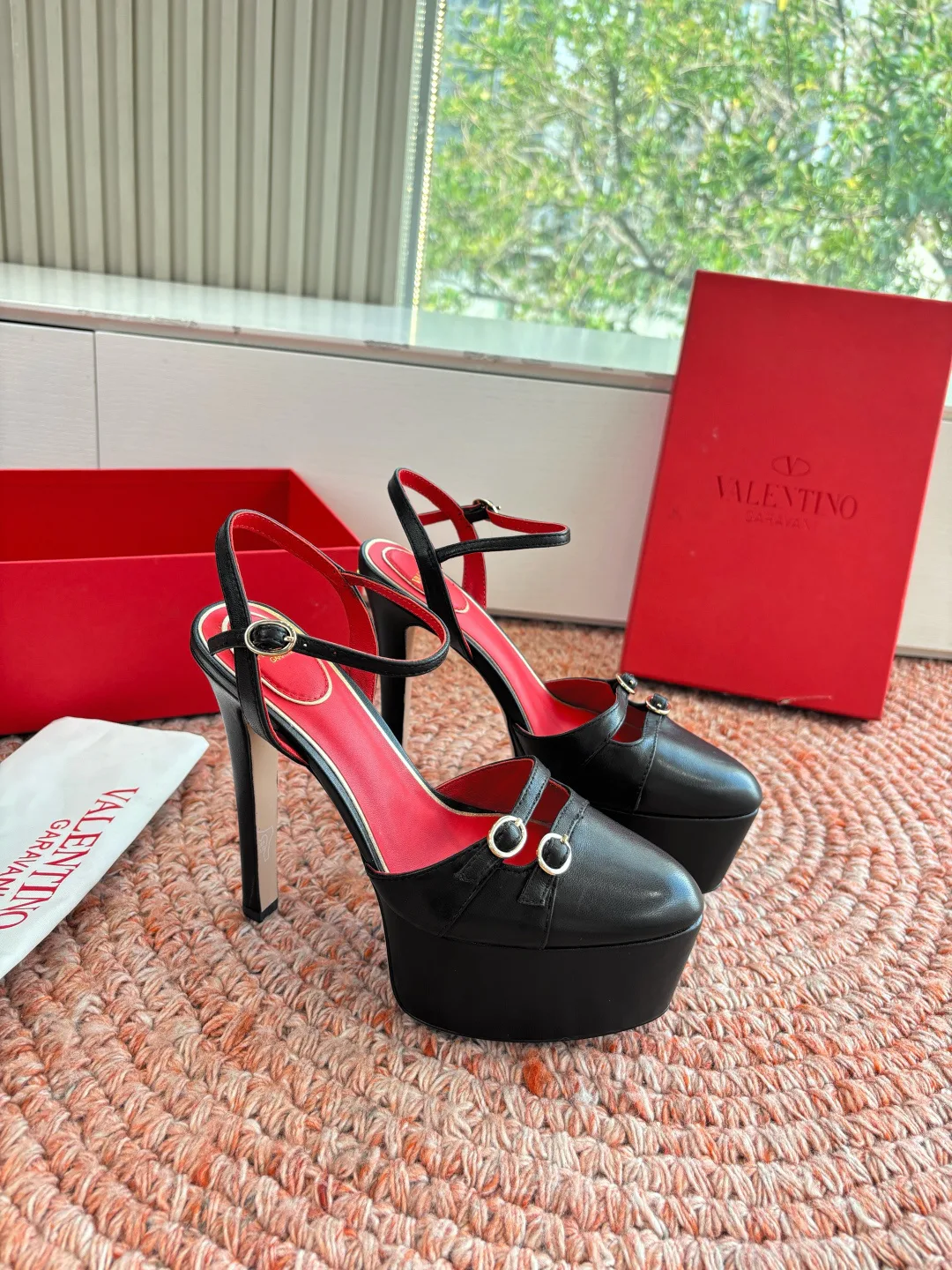 Босоножки Женские Valentino 11479967