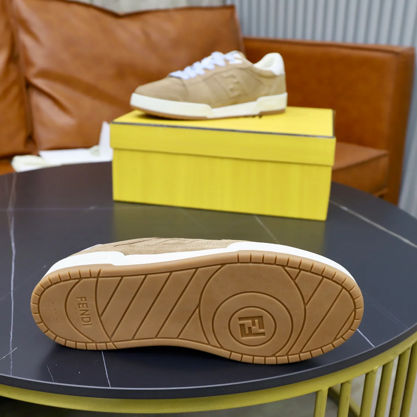 Кроссовки Женские Fendi 18516277