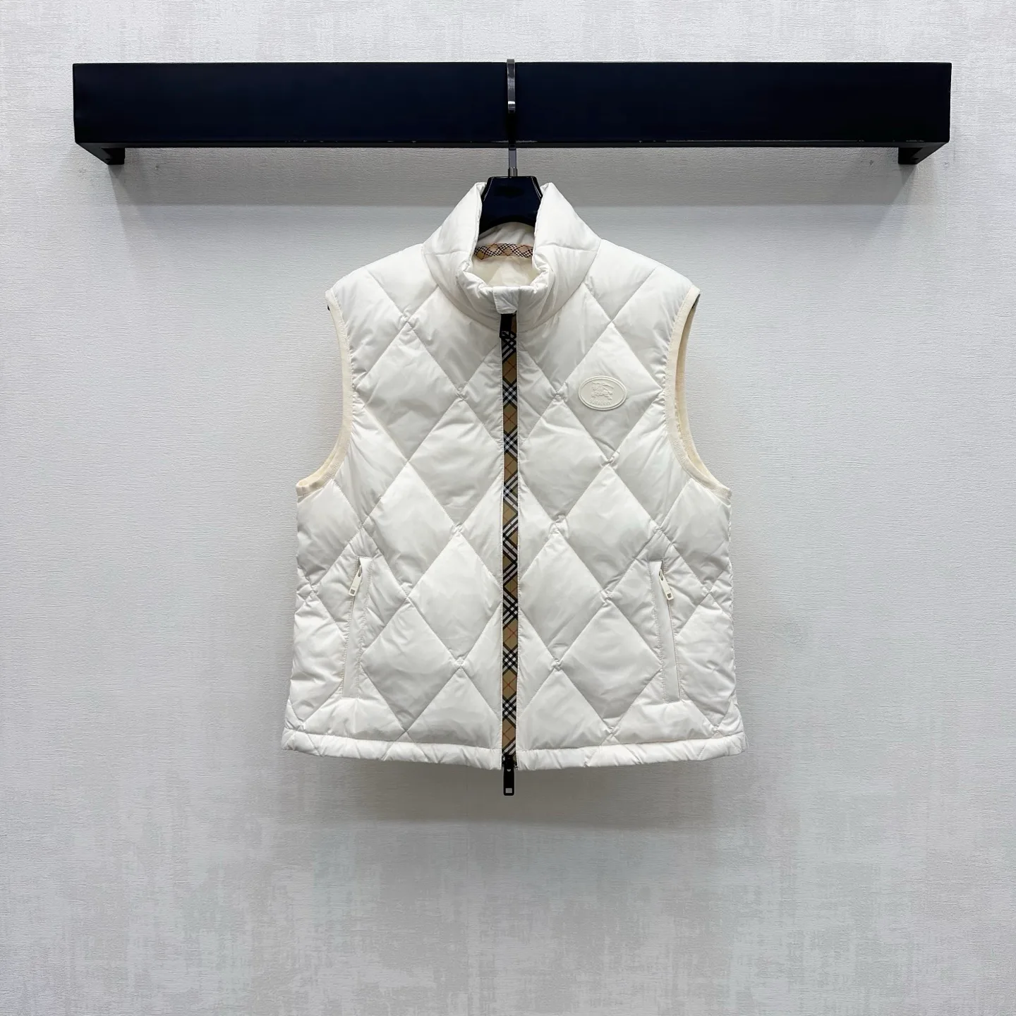 Жилеты Женские Burberry 18555711