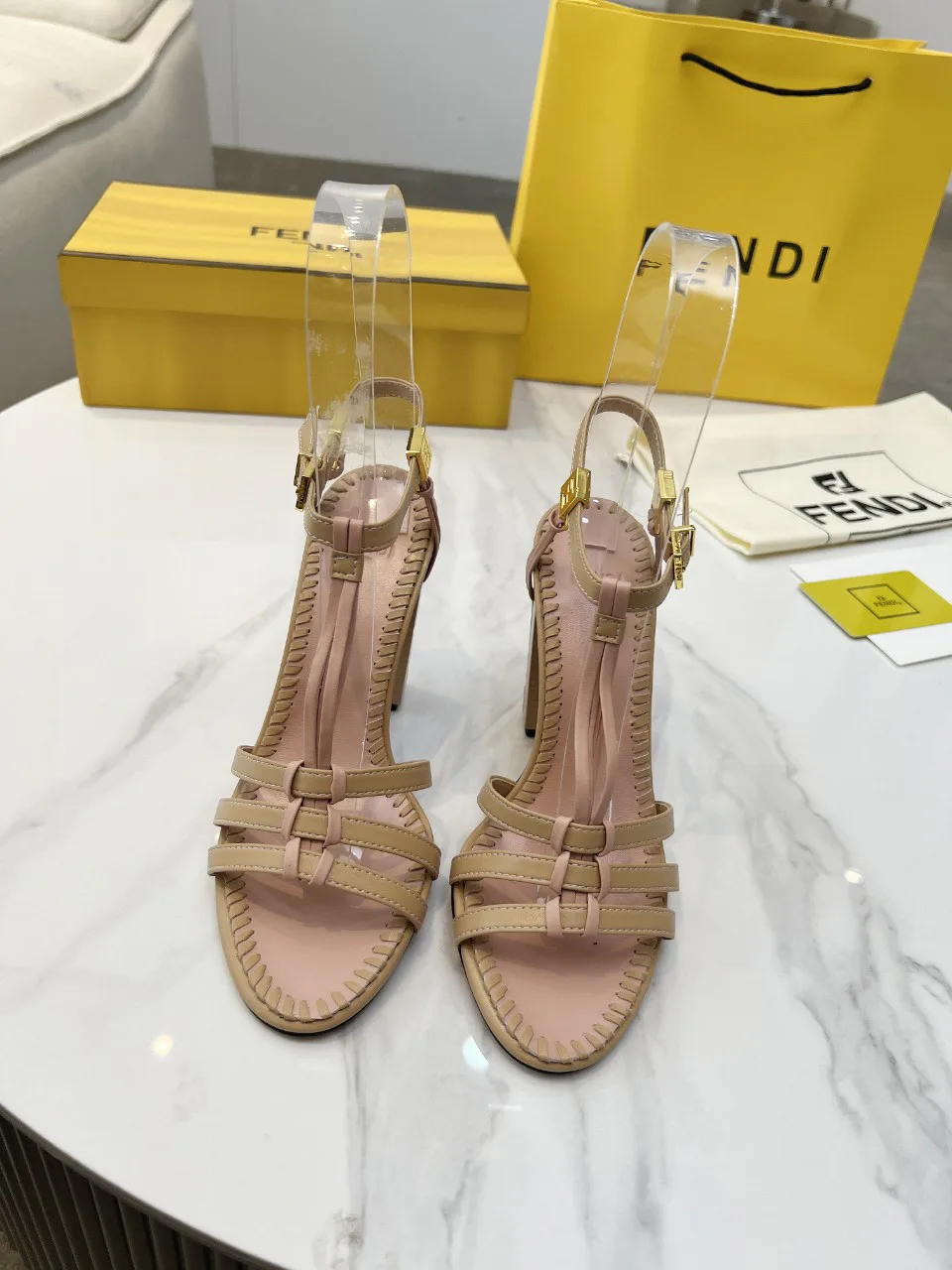 Босоножки Женские Fendi