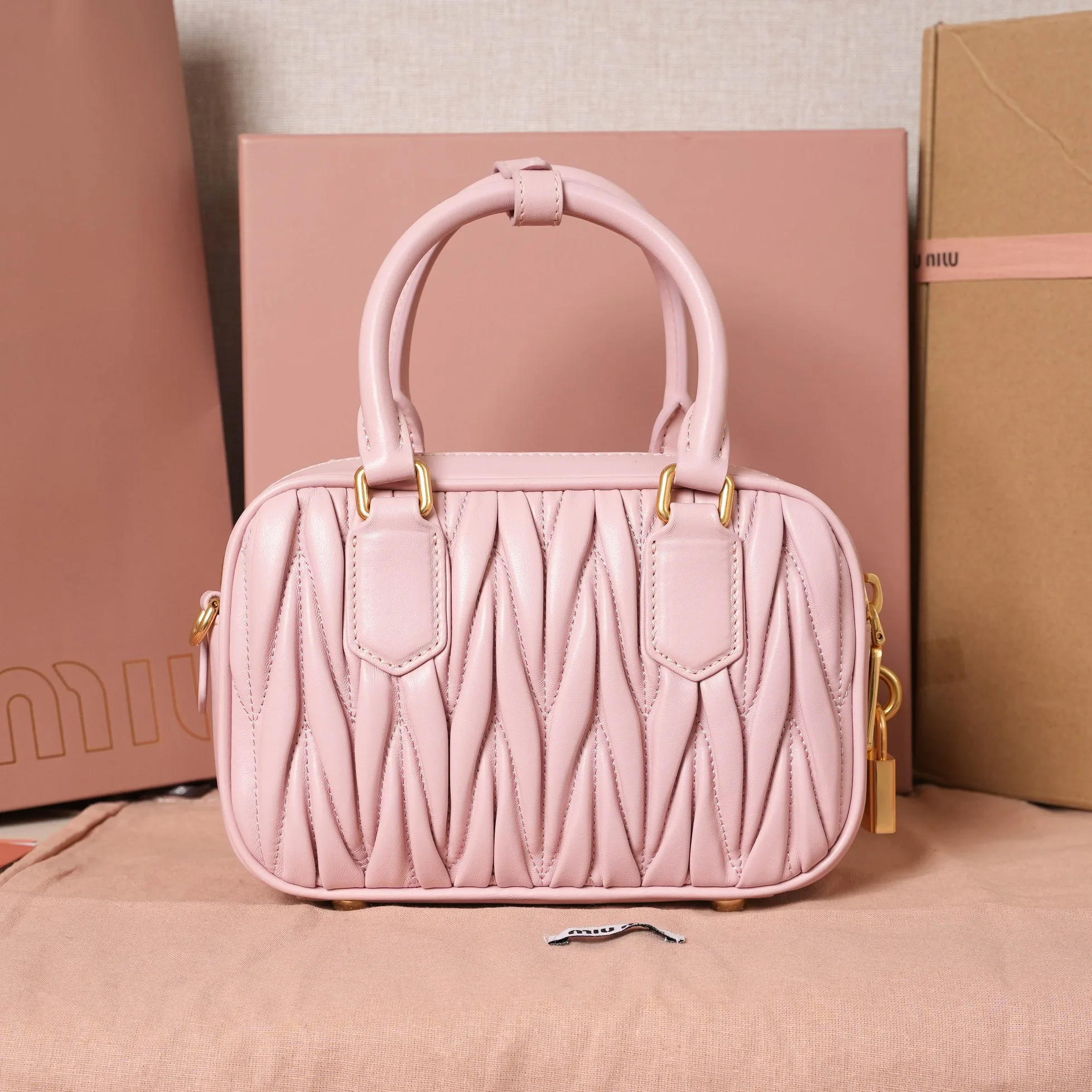 Классические Сумки Женские Miu Miu 11402752