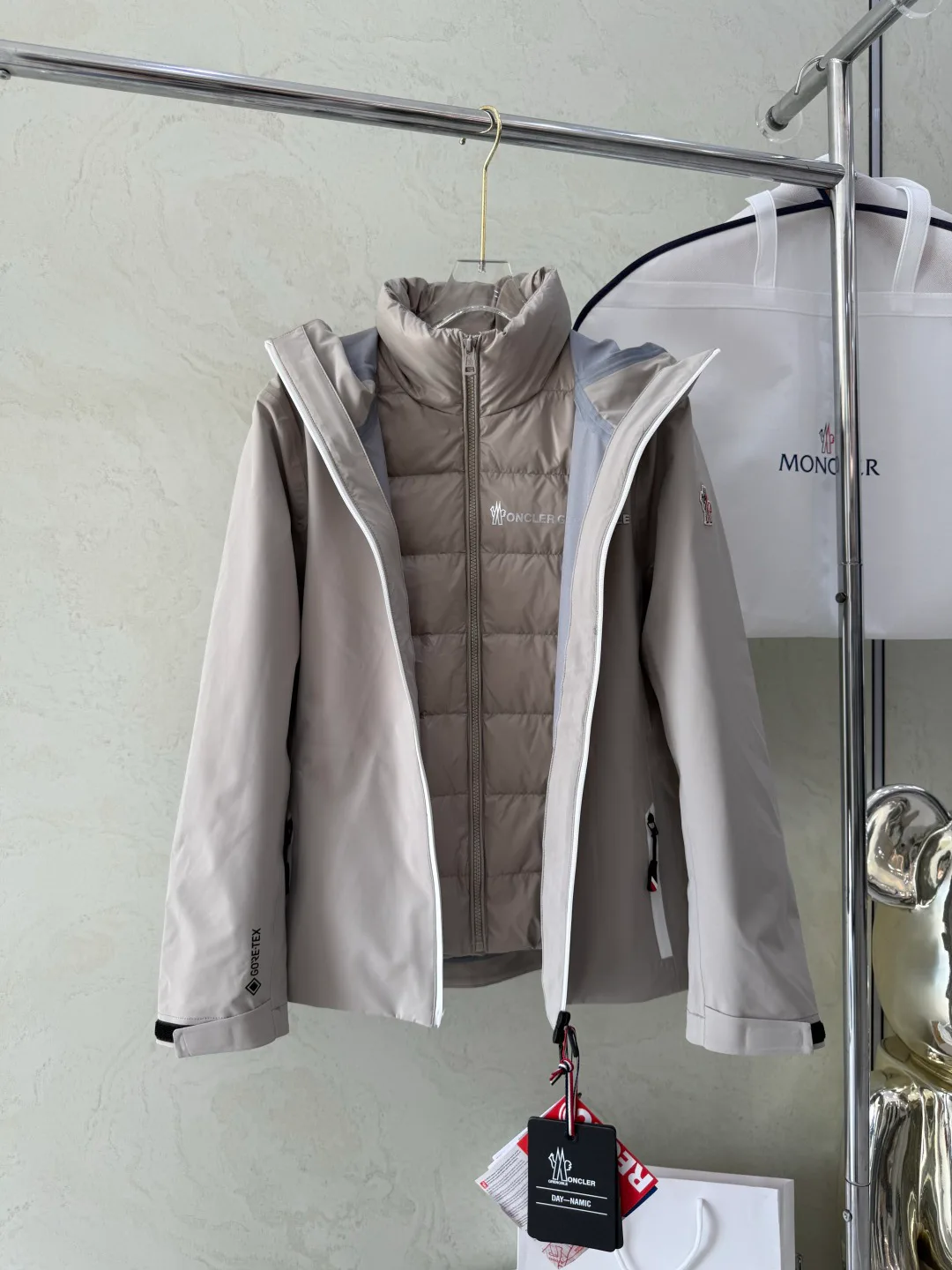 Куртки И Пуховики Женские Moncler 18043546