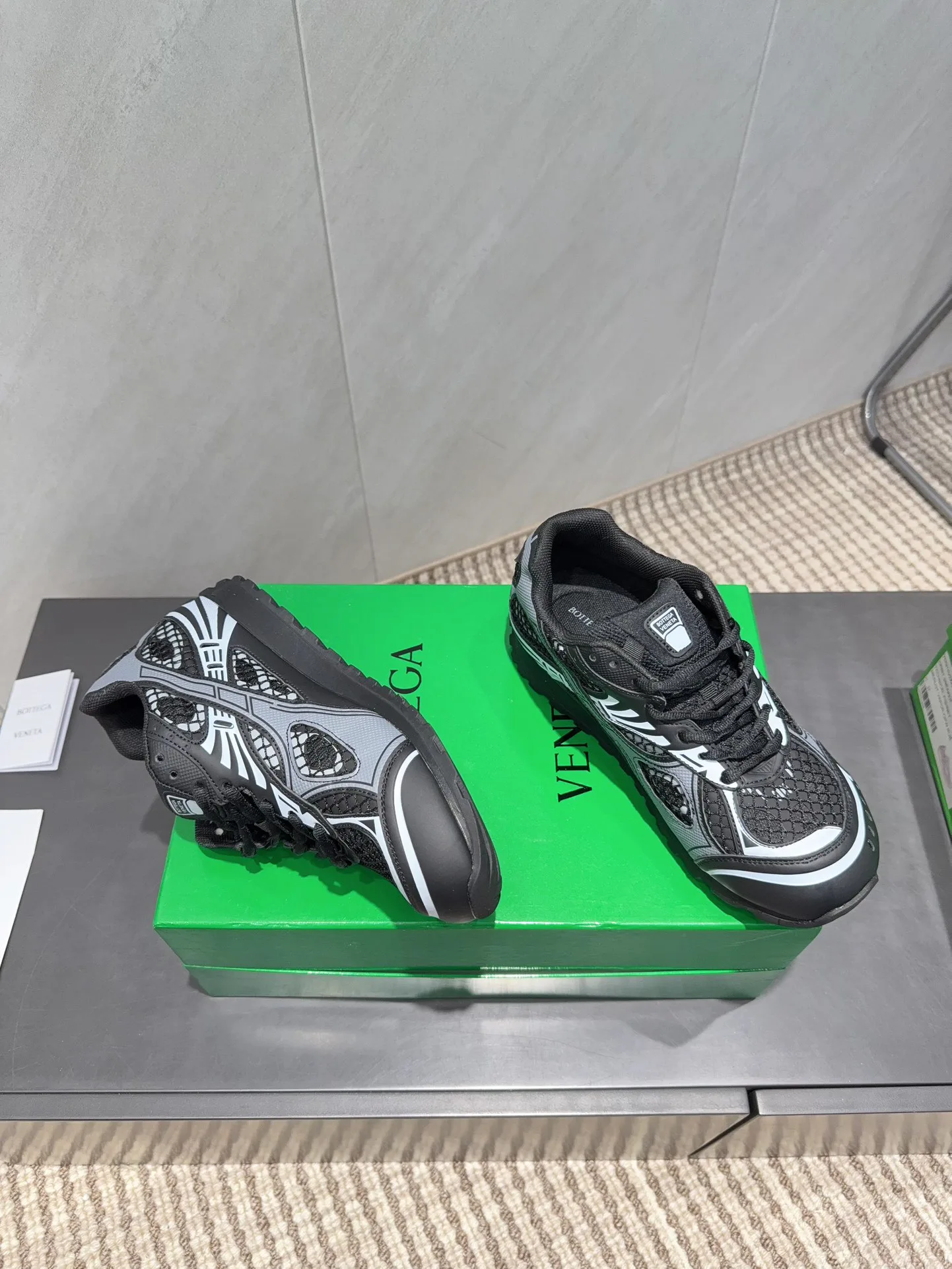 Кроссовки Женские Bottega Veneta 299573