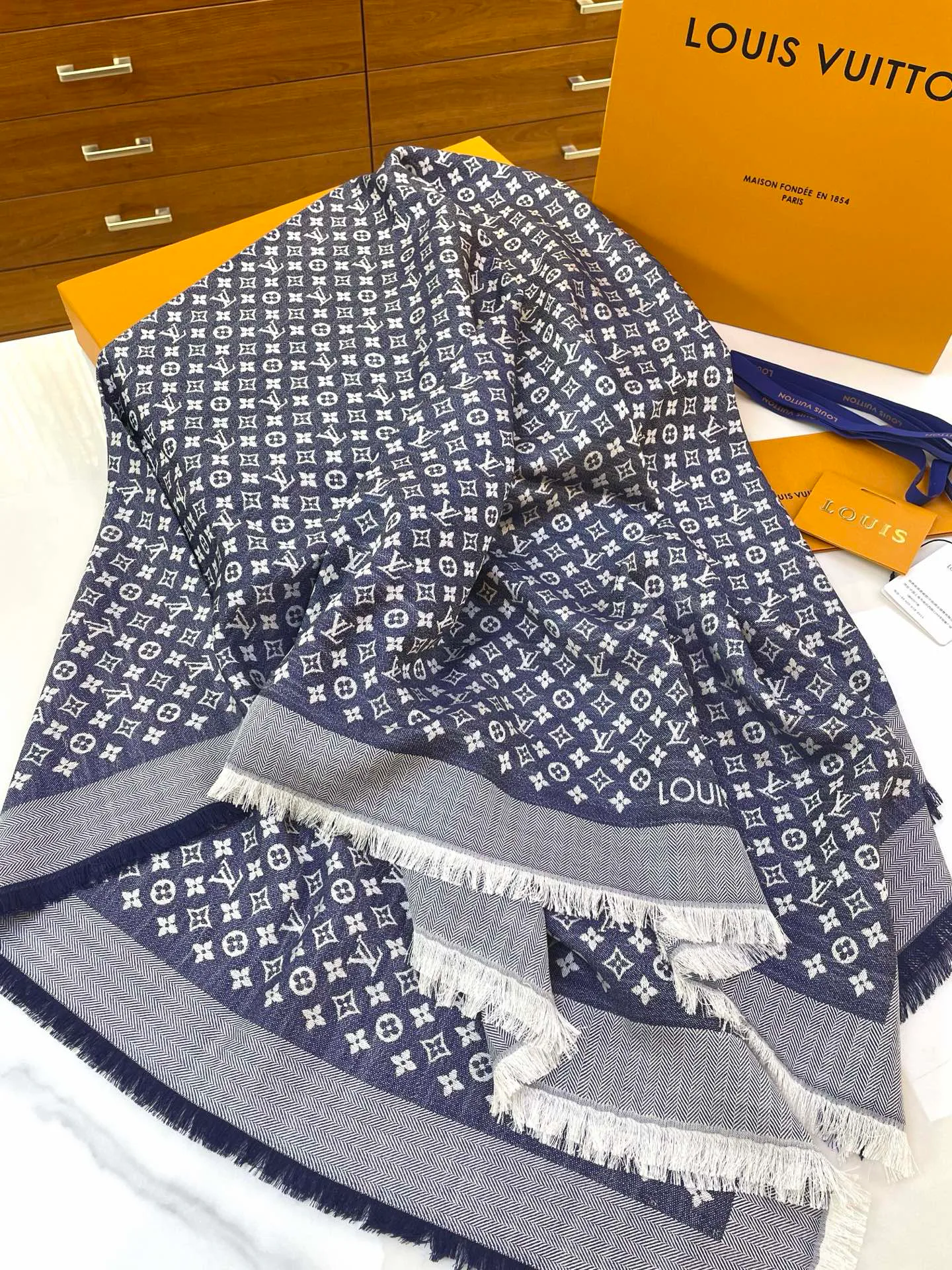 Шарфы Louis Vuitton 104655
