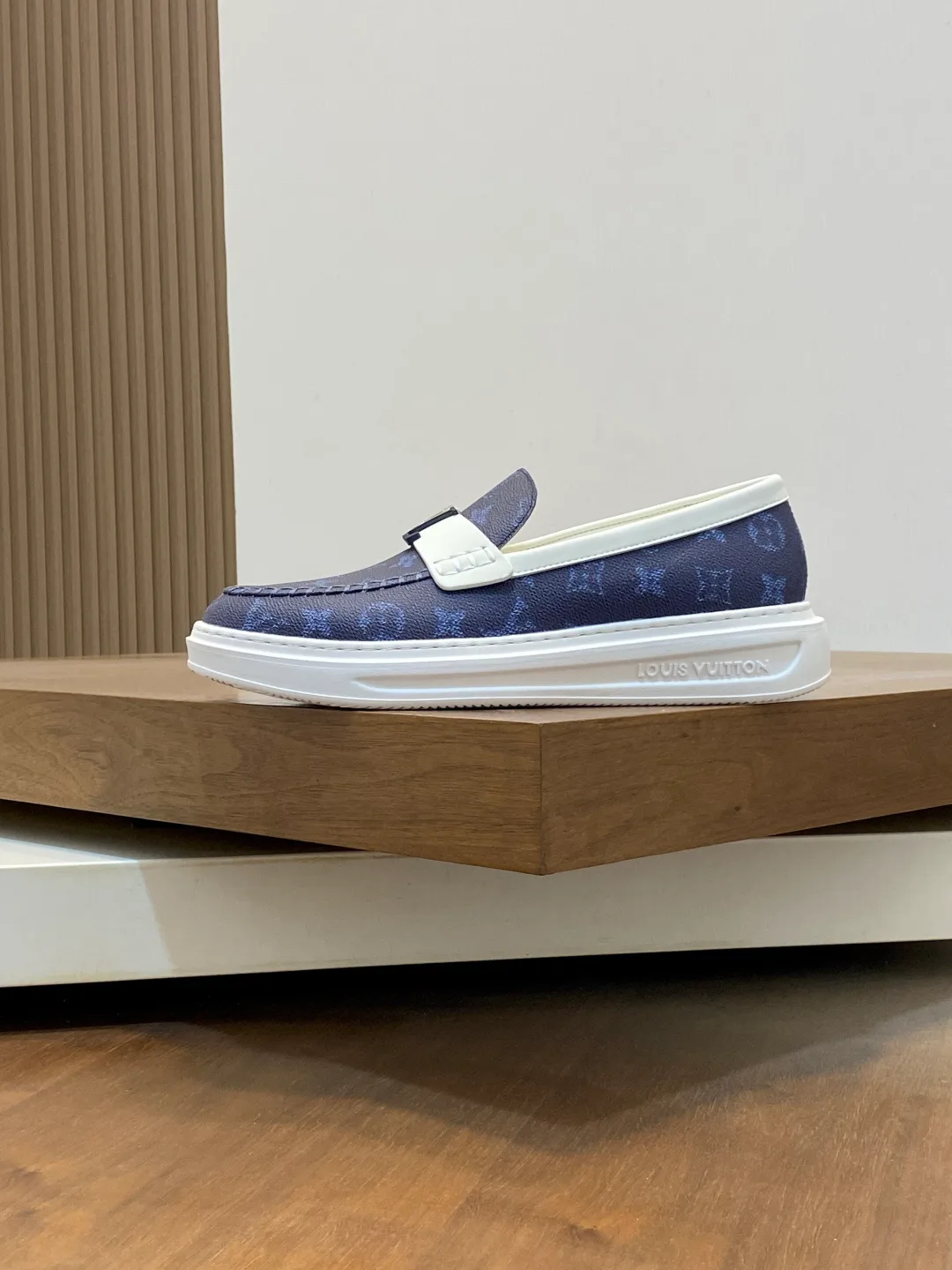 Кроссовки Мужские Louis Vuitton 11891573