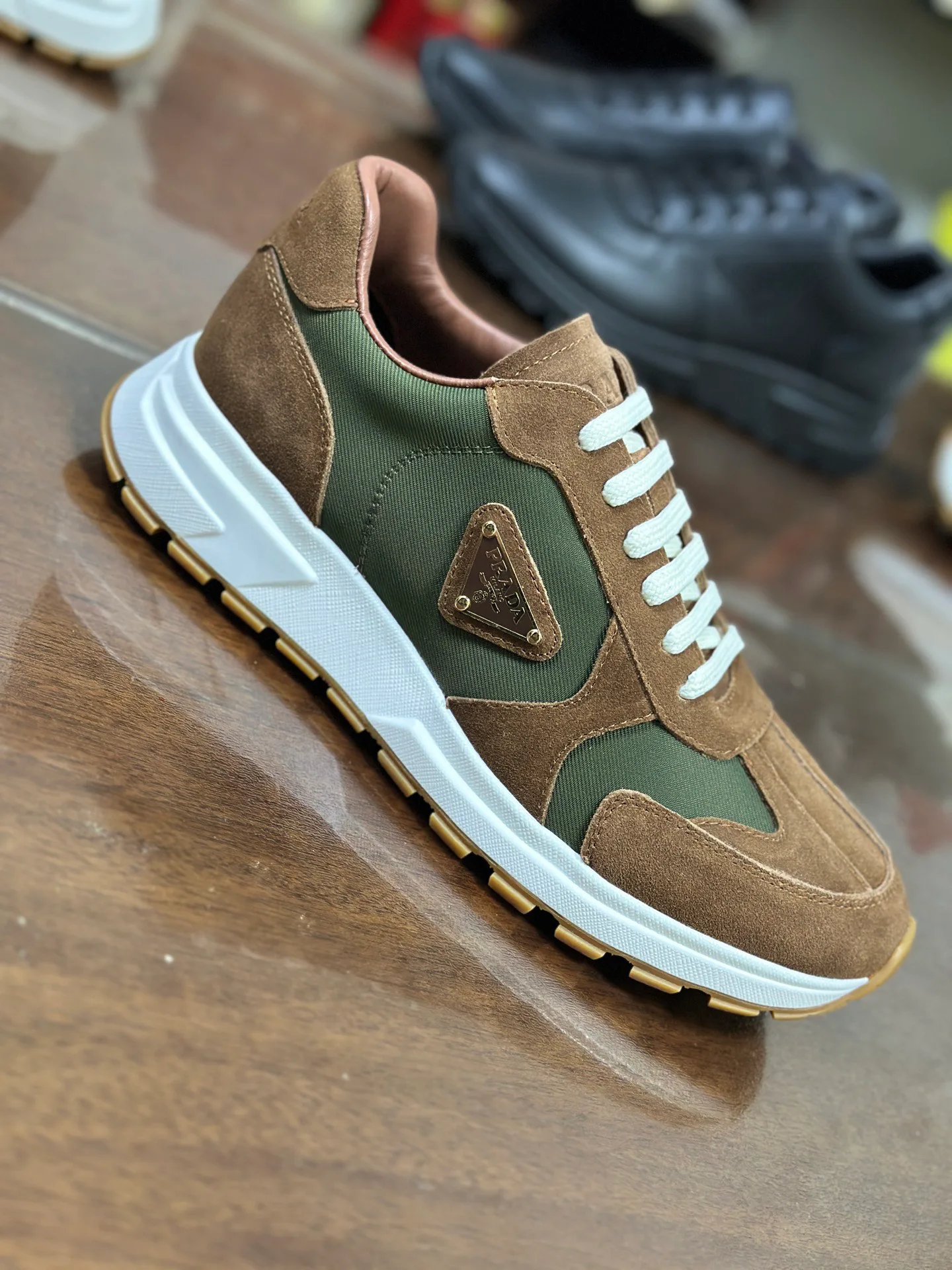 Кроссовки Мужские Prada 18708496