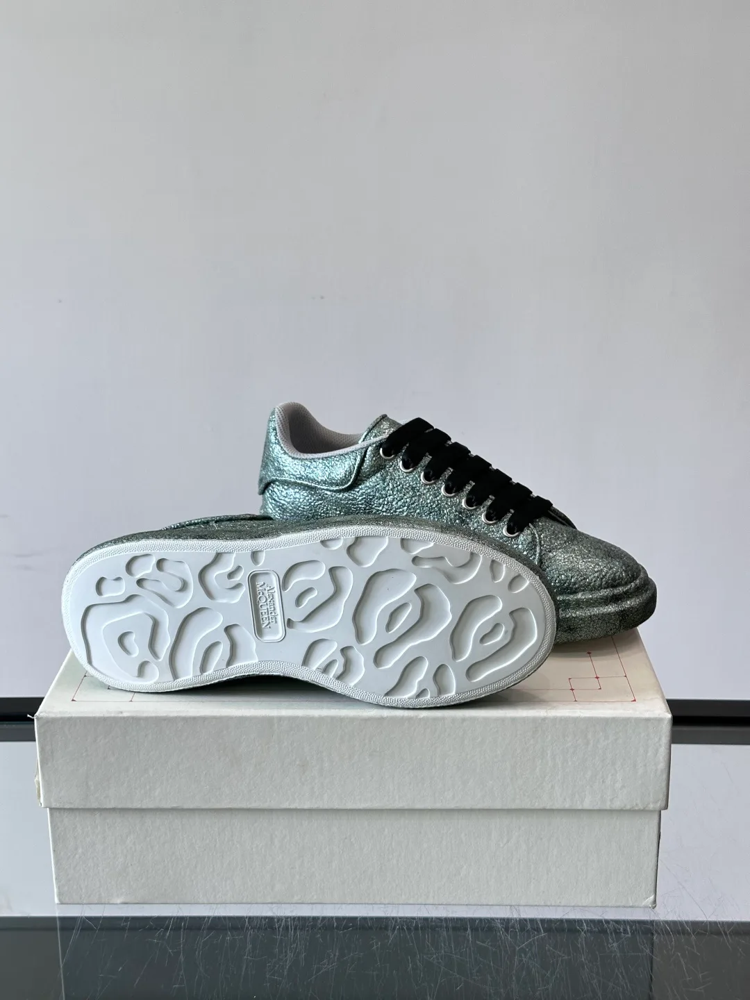 Кроссовки Женские Alexander Mcqueen 17447544