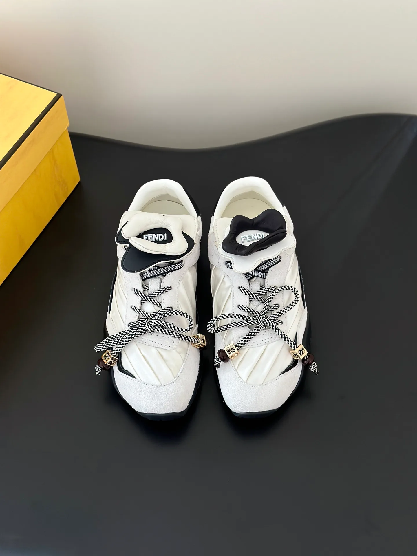 Кроссовки Женские Fendi 11886716