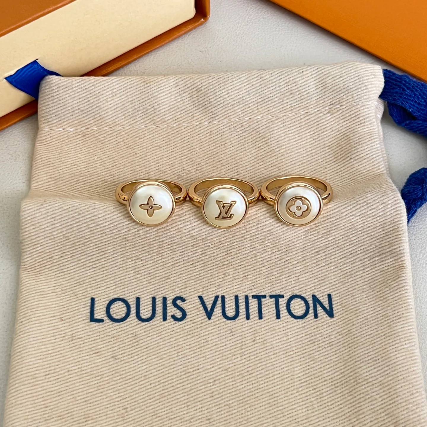 Бижутерия Louis Vuitton 17734046