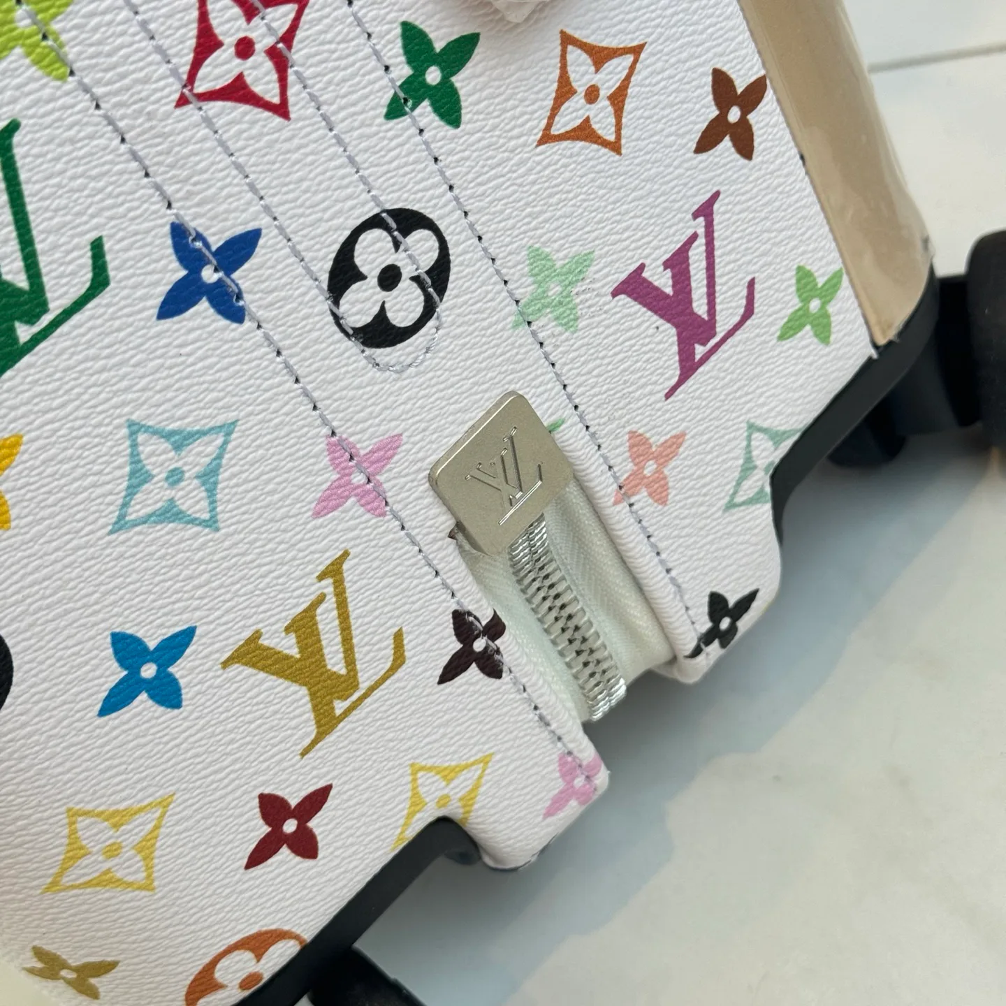 Чемоданы Louis Vuitton 14492037