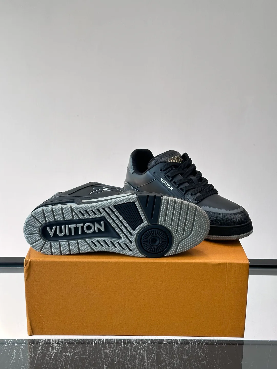 Кроссовки Мужские Louis Vuitton 13546849