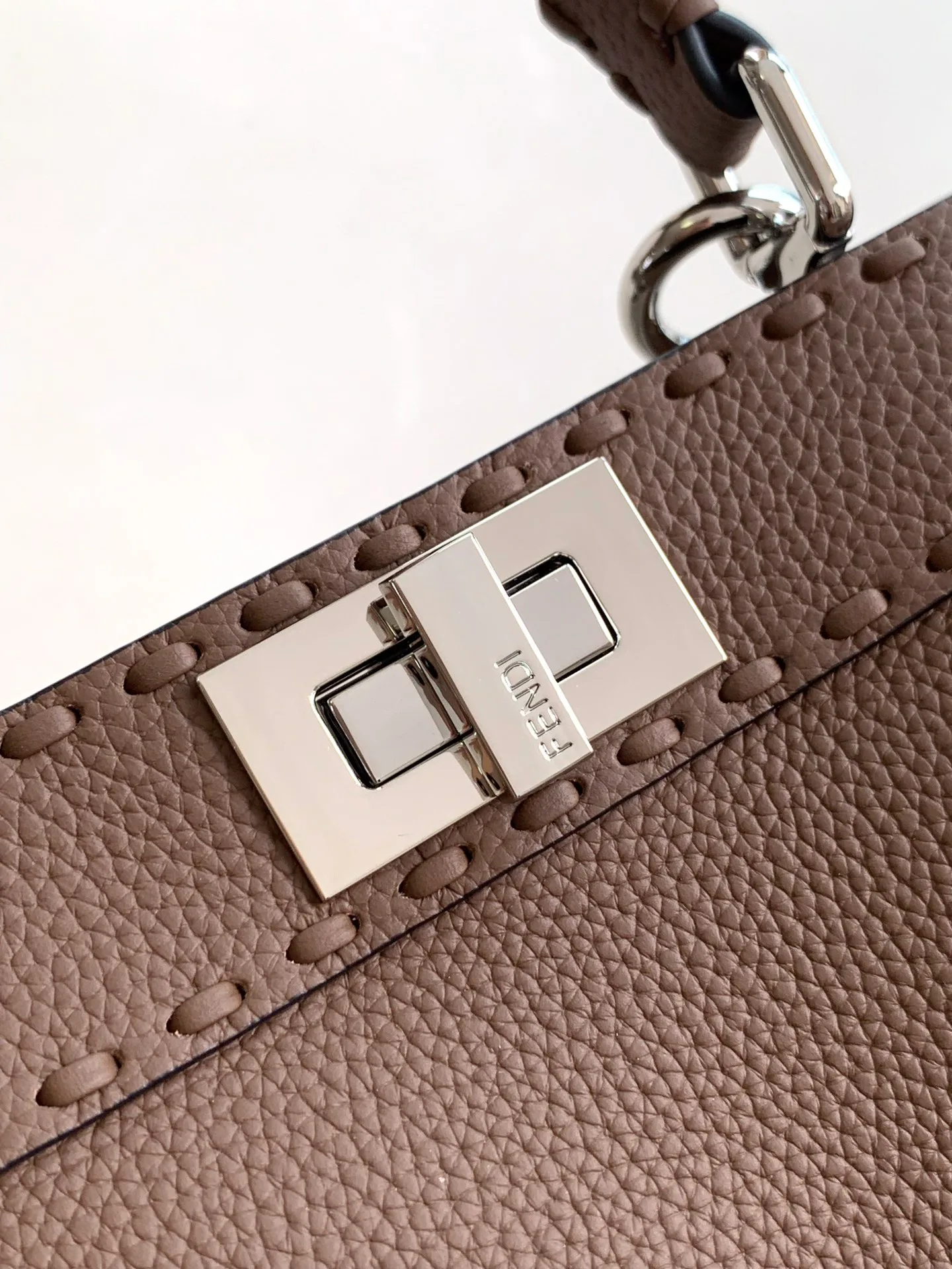 Классические Сумки Женские Fendi 11671436