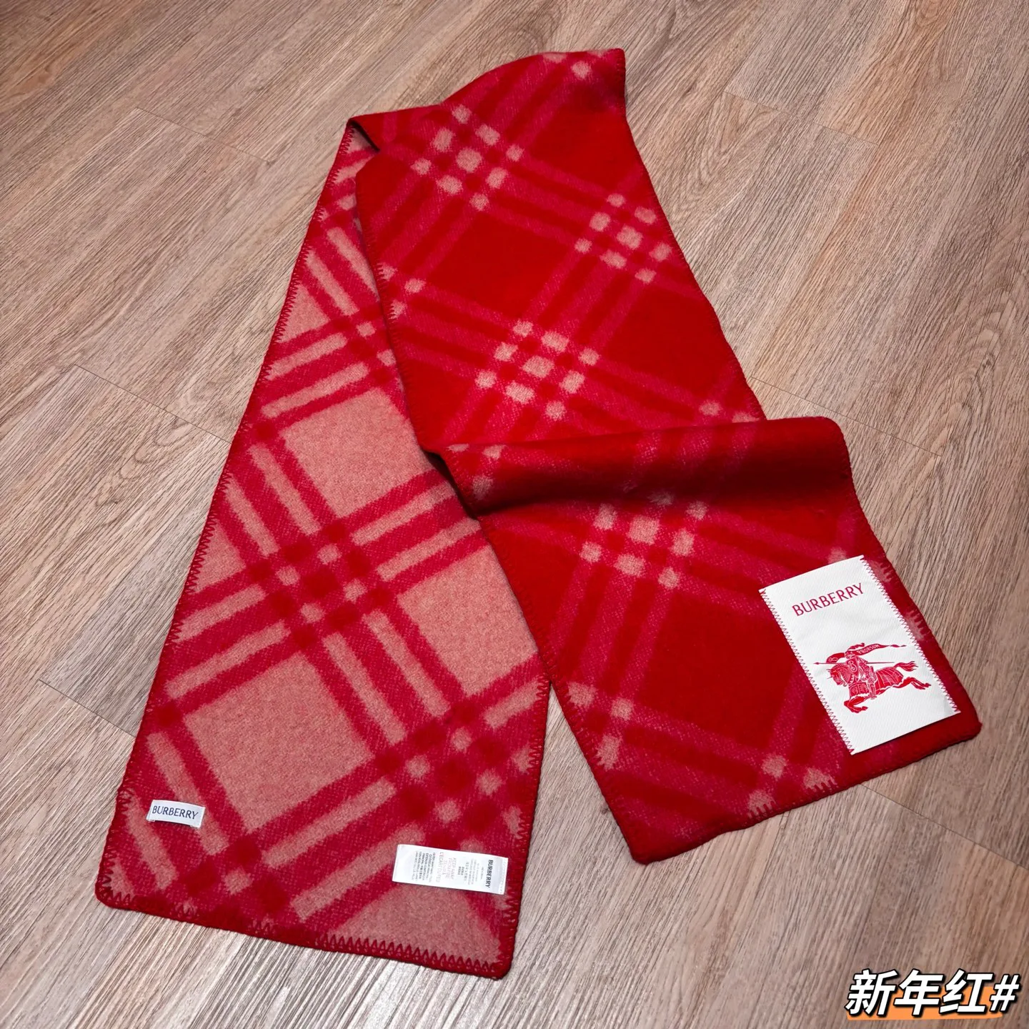 Шарфы Burberry 18507381