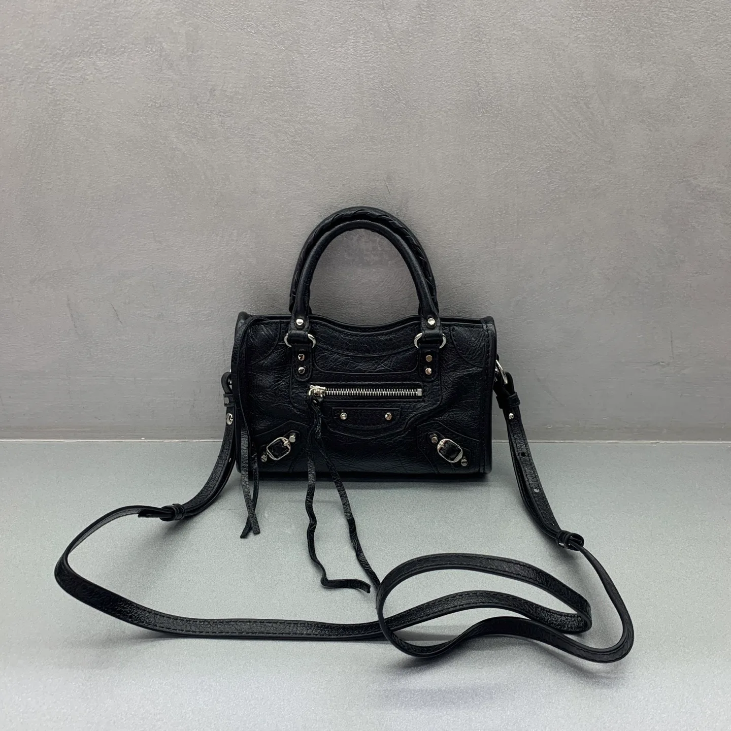Классические Сумки Женские Balenciaga 18135832