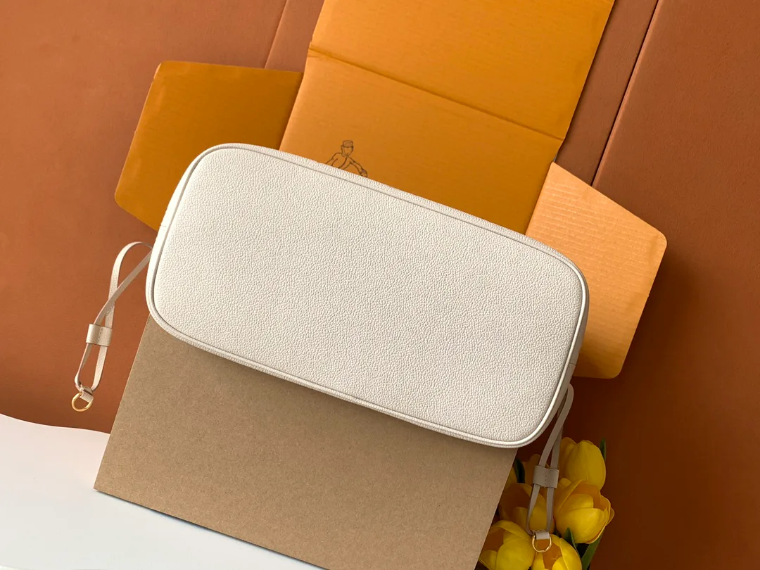 Классические Сумки Женские Louis Vuitton 18156577