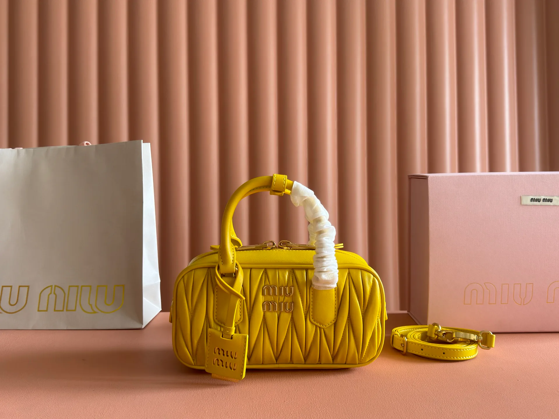Классические Сумки Женские Miu Miu 18148094