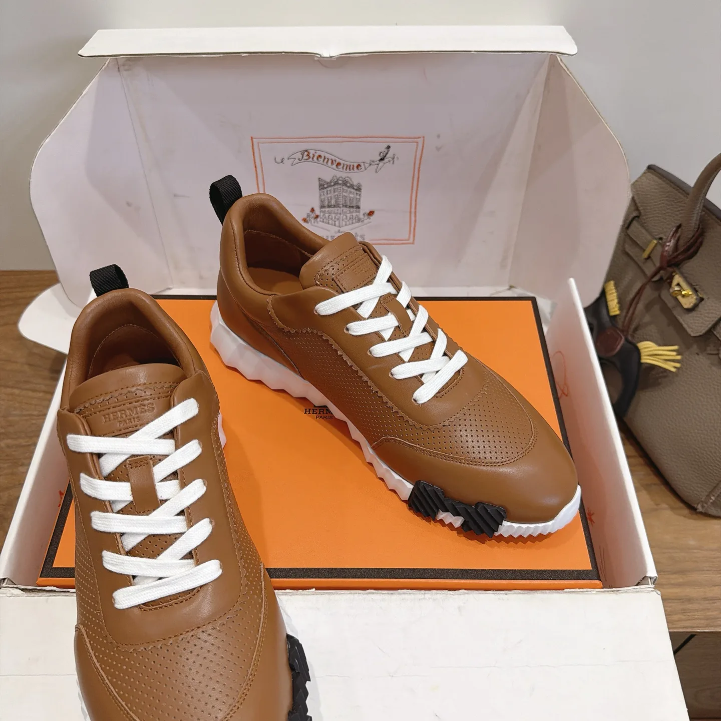 Кроссовки Женские Hermes 18729731