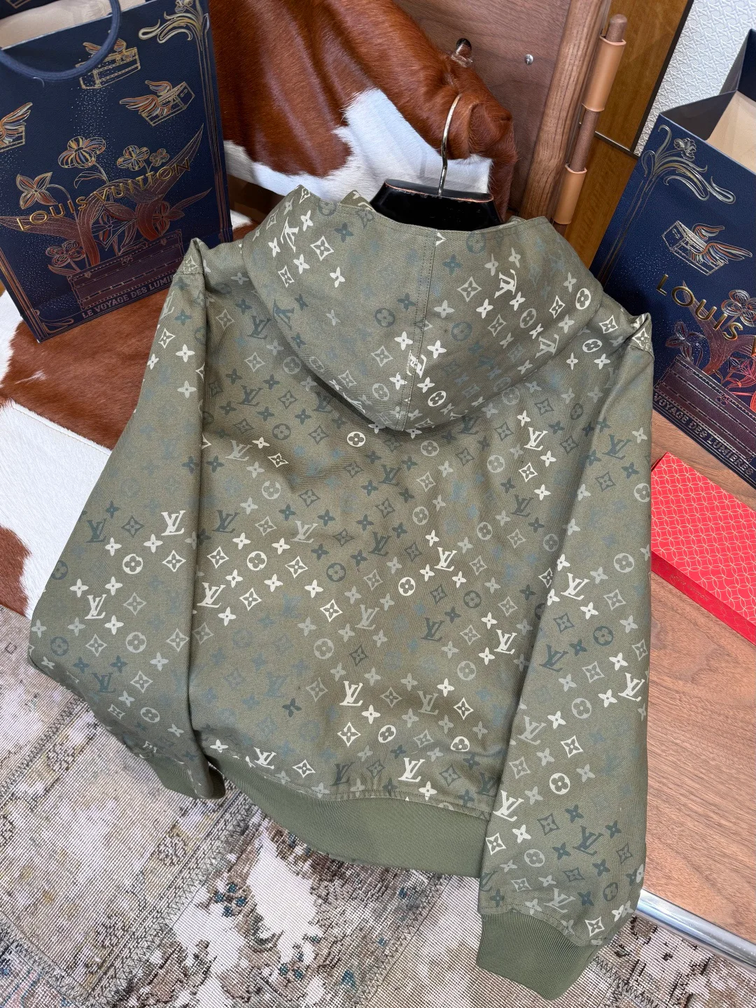 Куртки И Пуховики Мужские Louis Vuitton 5877487