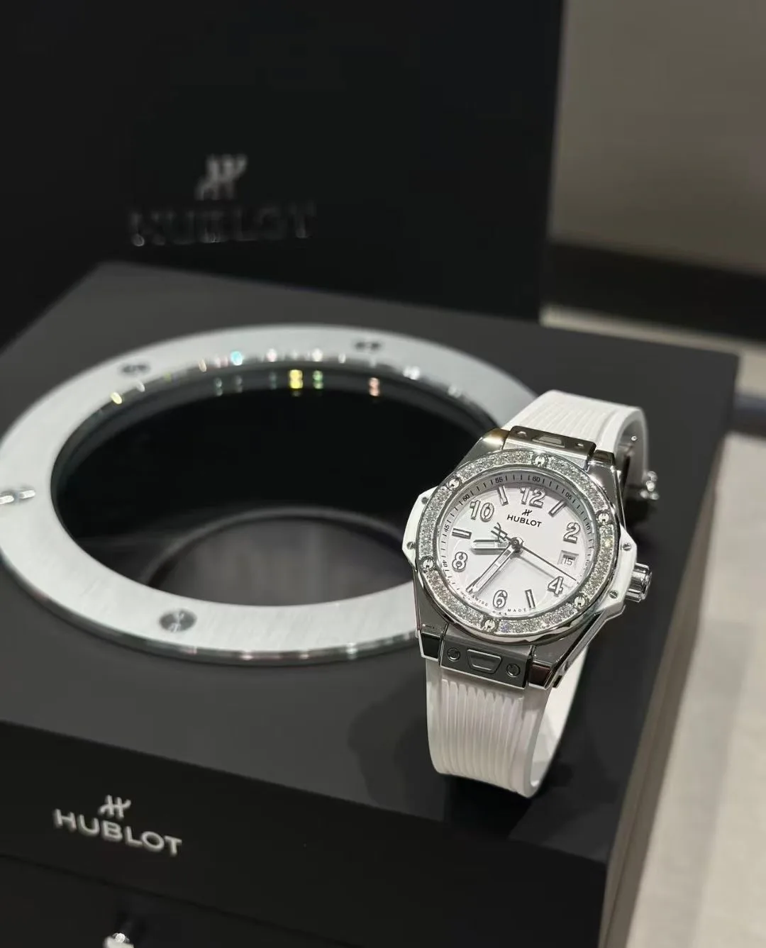 Часы Женские Hublot 692040