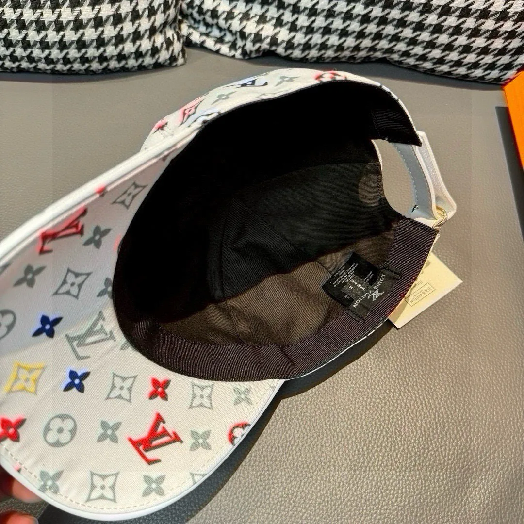 Головные Уборы Louis Vuitton 18347074
