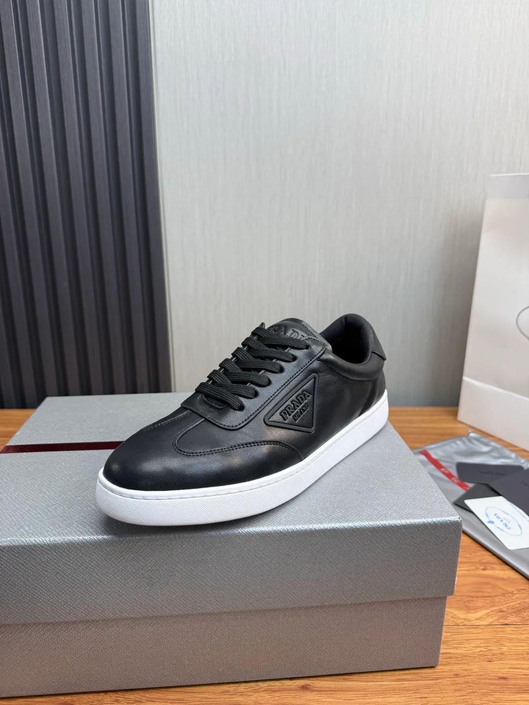 Кроссовки Мужские Prada 18263659