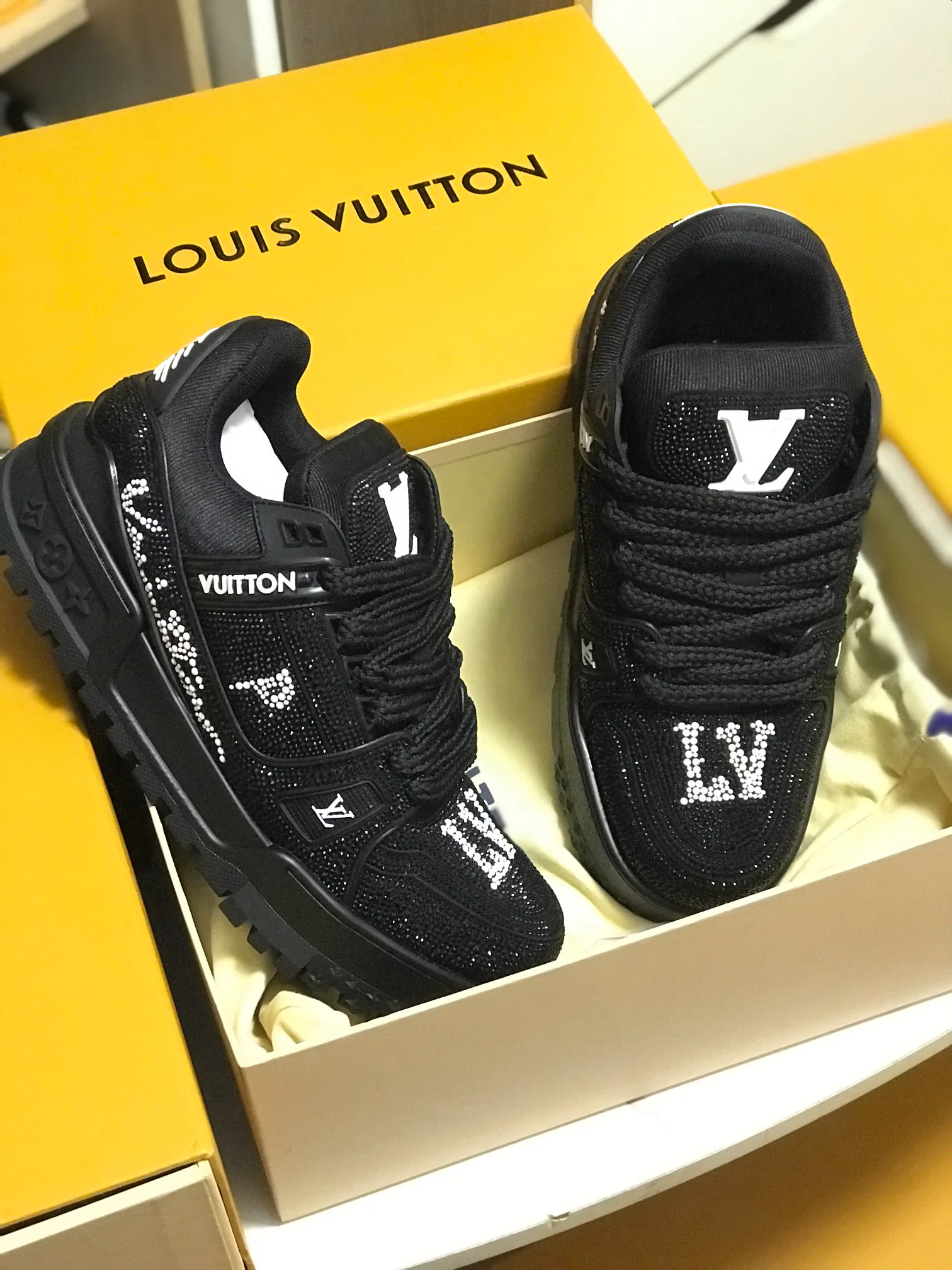 Кроссовки Женские Louis Vuitton 11707419